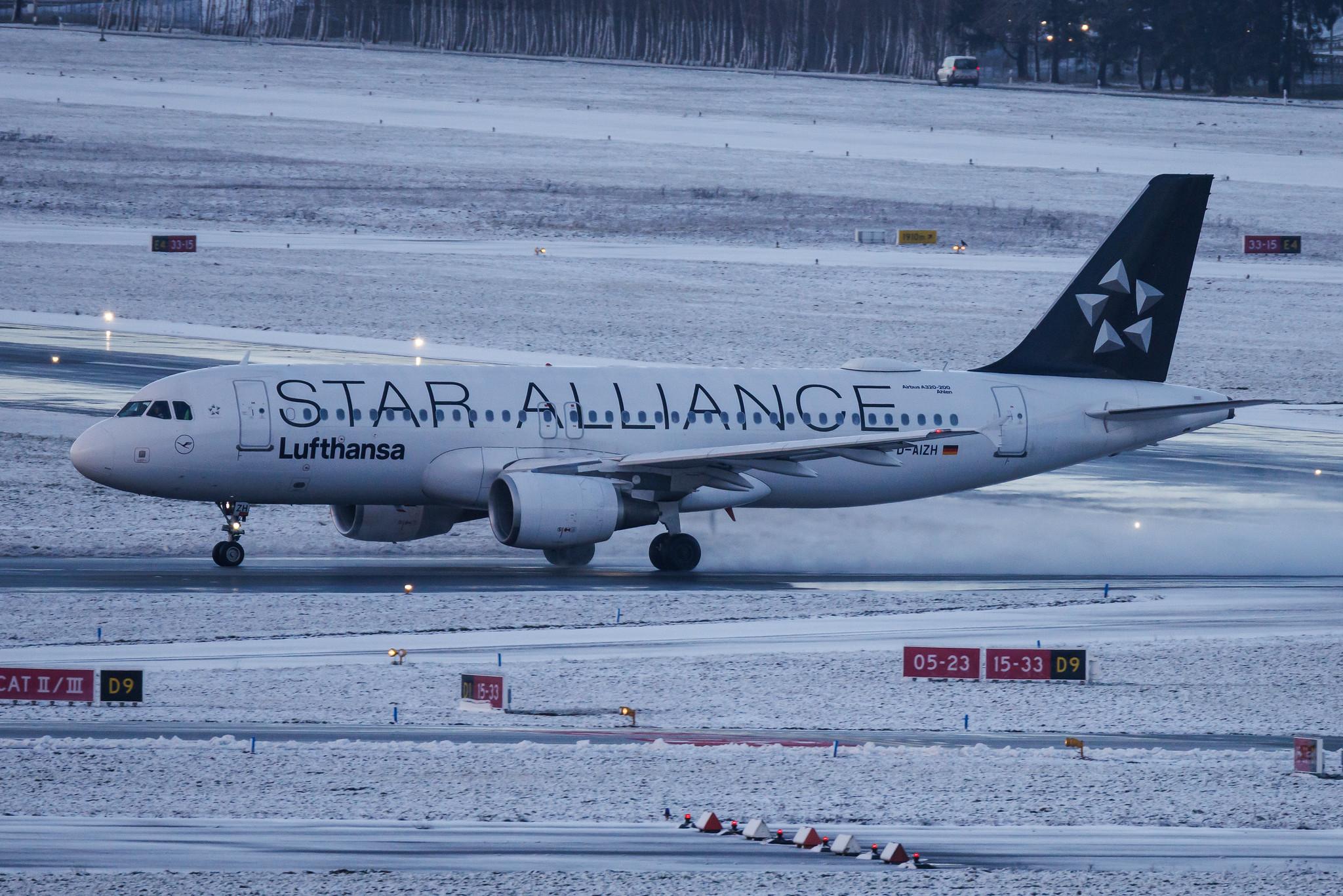 Hamburg Airport: Lufthansa (LH / DLH) | Livery: Star Alliance Livery | Airbus A320-214 A320 | D-AIZH | MSN 4363