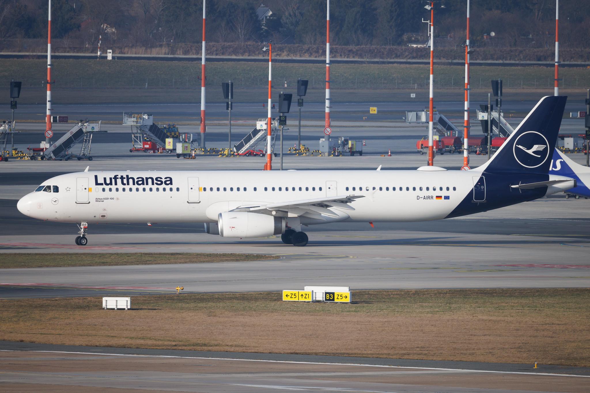 Hamburg Airport: Lufthansa (LH / DLH) | Airbus A321-131 A321 | D-AIRR | MSN 0567