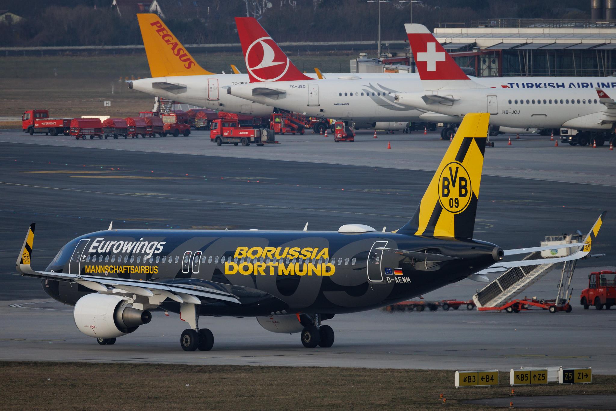 Hamburg Airport: Eurowings (EW / EWG) | Livery: BVB FanAirbus | Airbus A320-214 A320 | D-AEWM | MSN 7259