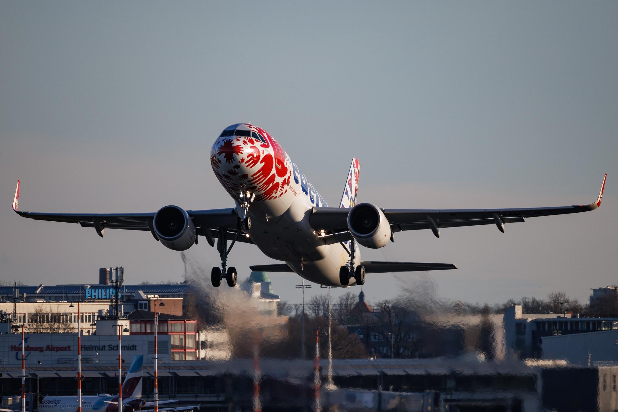 Hamburg Airport: Edelweiss Air (WK / EDW) |  Livery: Help Alliance Livery |  Airbus A320-214 A320 | HB-JLT | MSN 5518