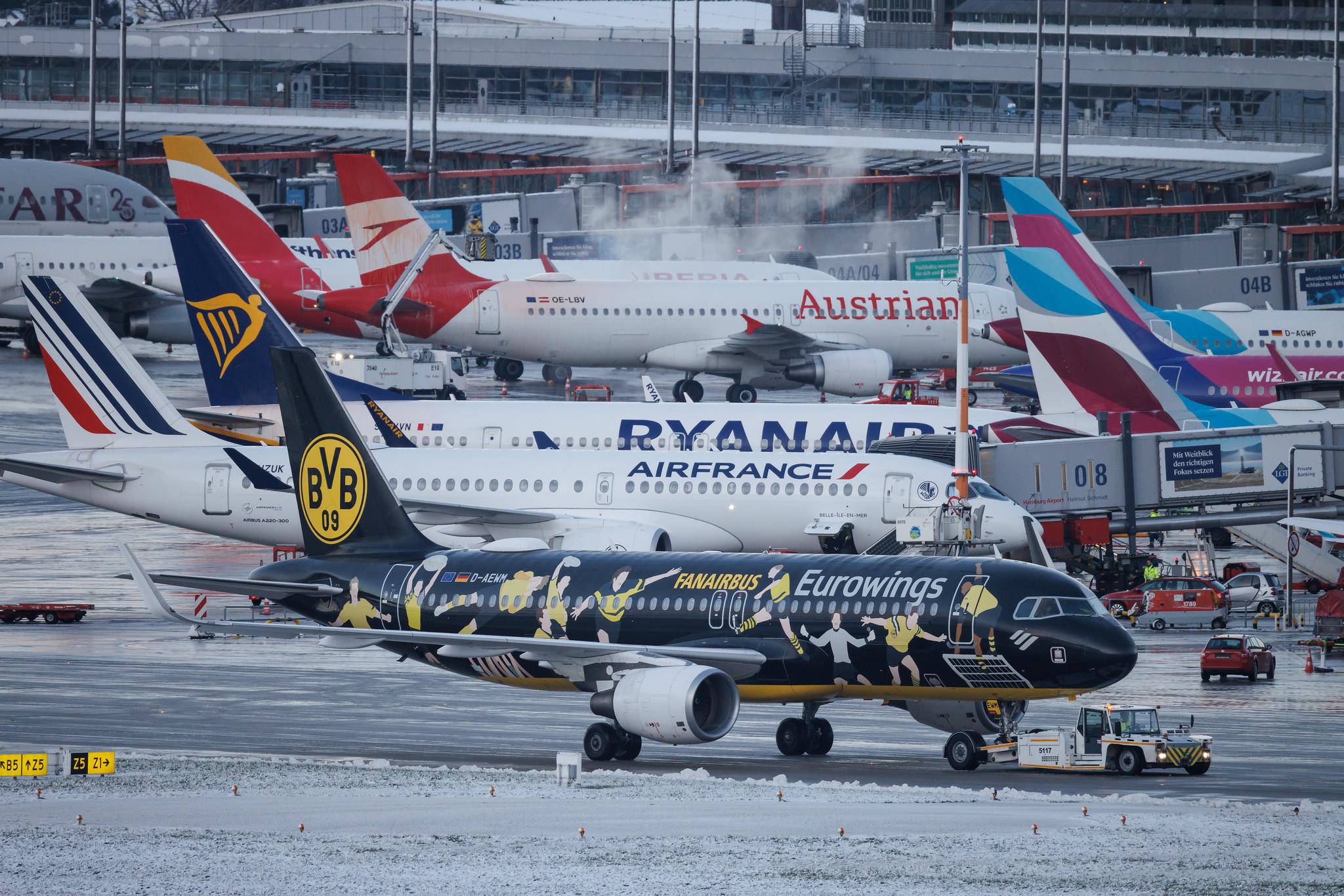 Hamburg Airport: Eurowings (EW / EWG) | Livery: BVB FanAirbus | Airbus A320-214 A320 | D-AEWM | MSN 7259