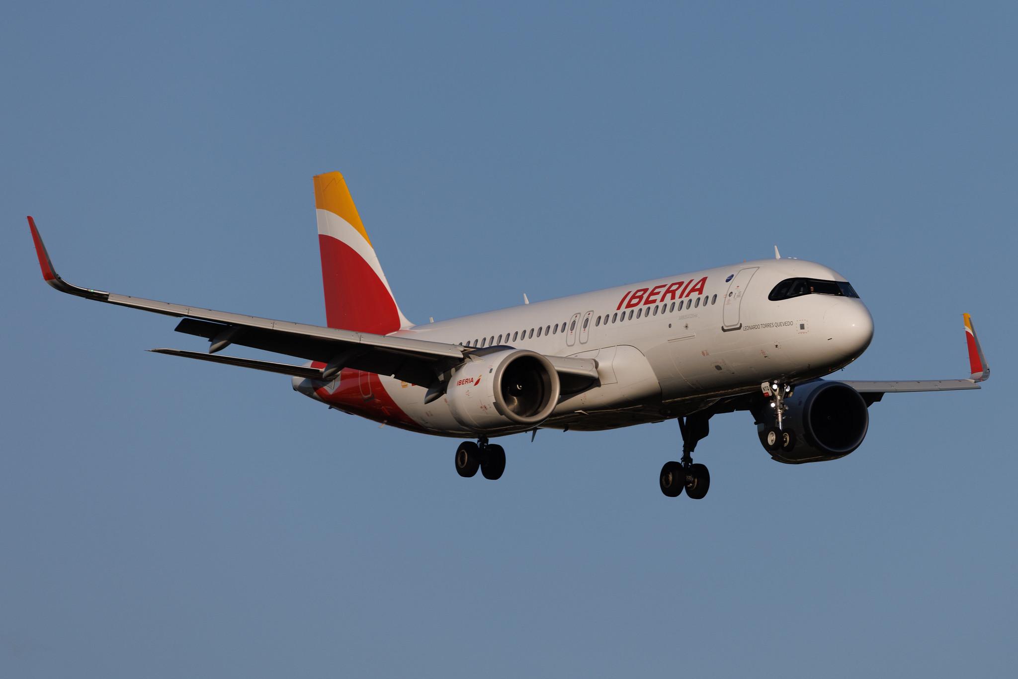 Hamburg Airport: Iberia (IB / IBE) | Airbus A320-251N A20N | EC-NTQ | MSN 10869