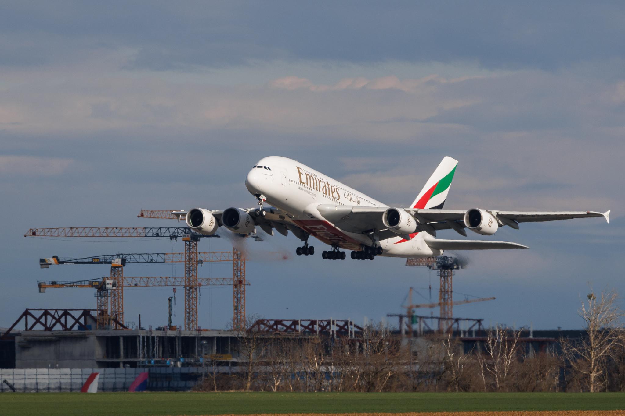 Vienna International Airport: Emirates (EK / UAE) | Airbus A380-861 A388 | A6-EEN | MSN 135