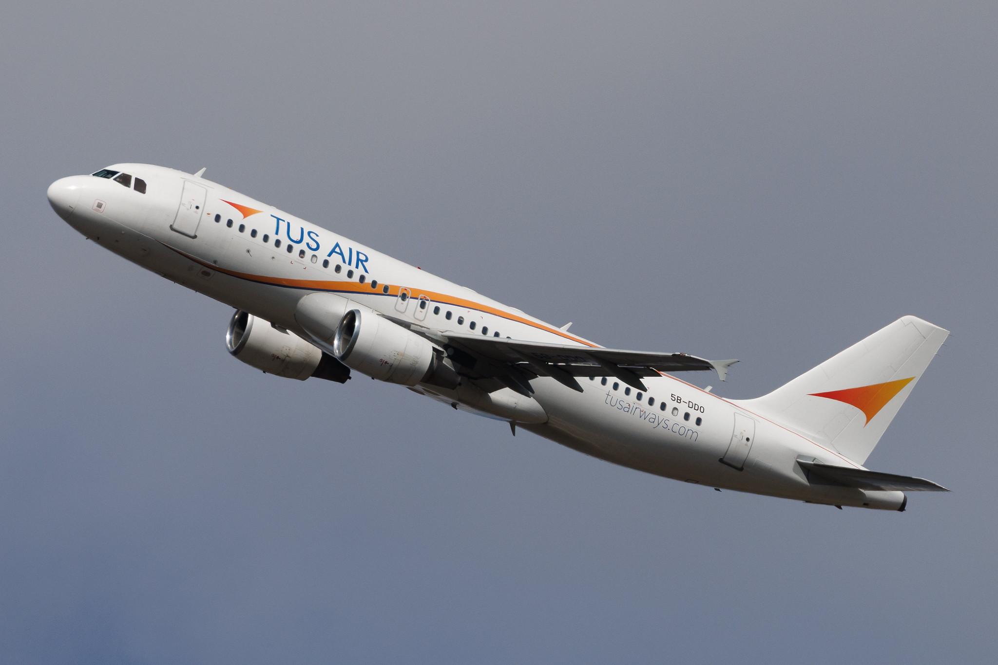 Vienna International Airport: Tus Air (U8 / CYF) | Airbus A320-214 A320 | 5B-DDO | MSN 03889