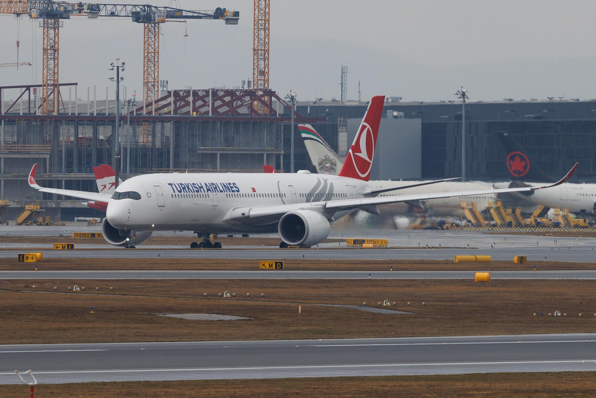 Vienna International Airport: Turkish Airlines (TK / THY) | Airbus A350-941 A359 | TC-LGB | MSN 421