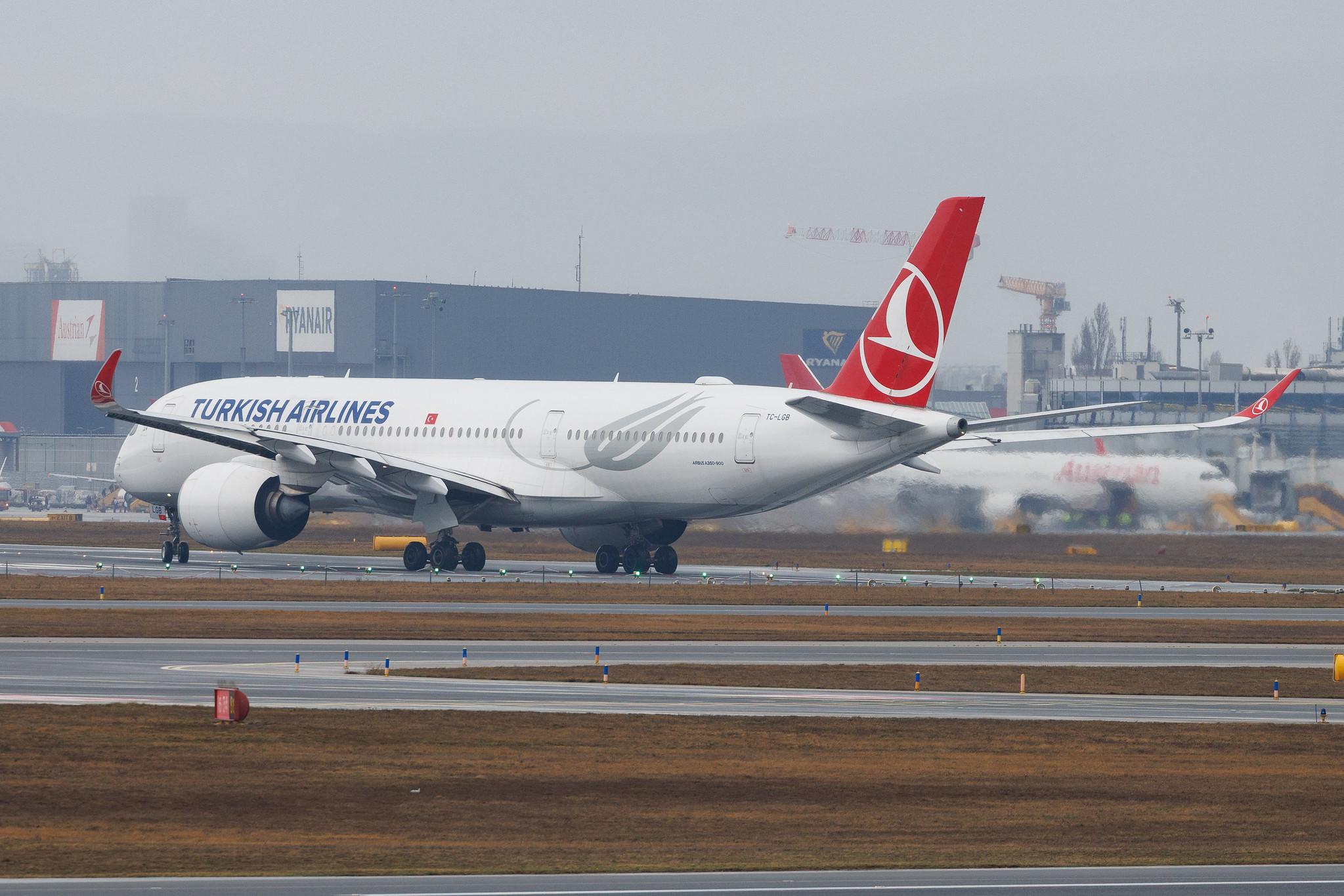 Vienna International Airport: Turkish Airlines (TK / THY) | Airbus A350-941 A359 | TC-LGB | MSN 421