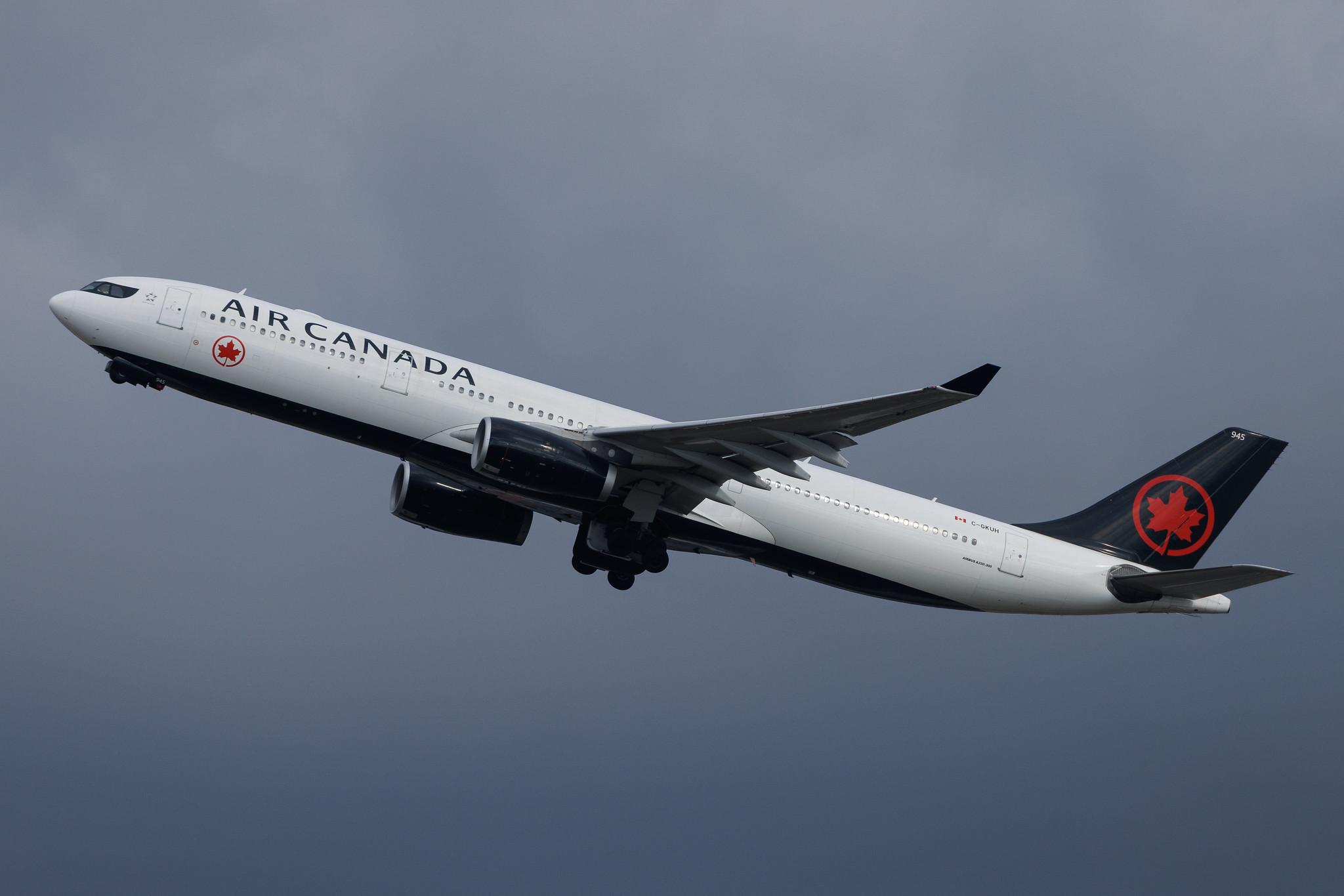 Vienna International Airport: Air Canada (AC / ACA) | Airbus A330-343 A333 | C-GKUH | MSN 1156