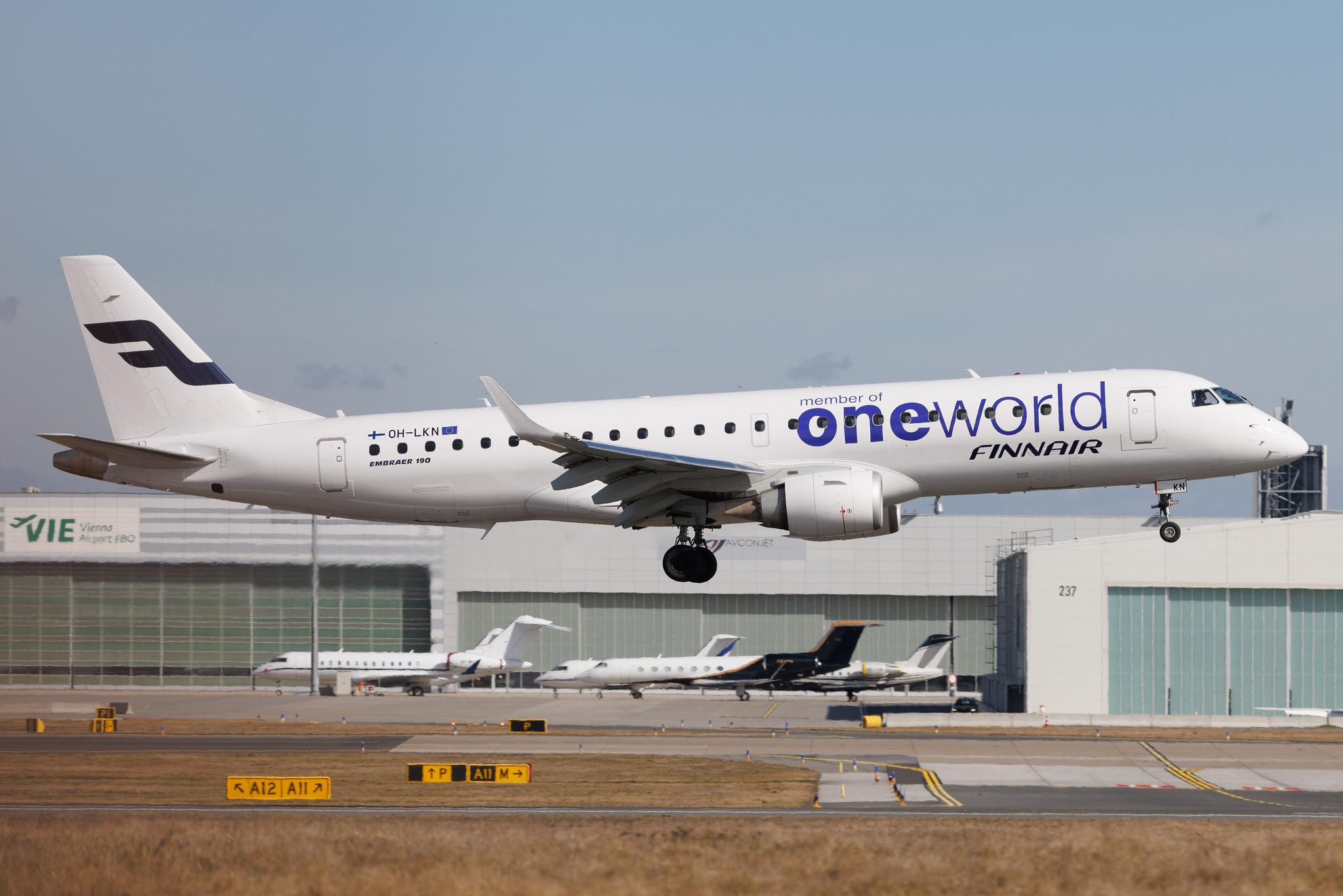 Vienna International Airport: Finnair (AY / FIN) | Livery: Oneworld livery | Operator: NORRA | Embraer E190LR E190 | OH-LKN | MSN 19000252
