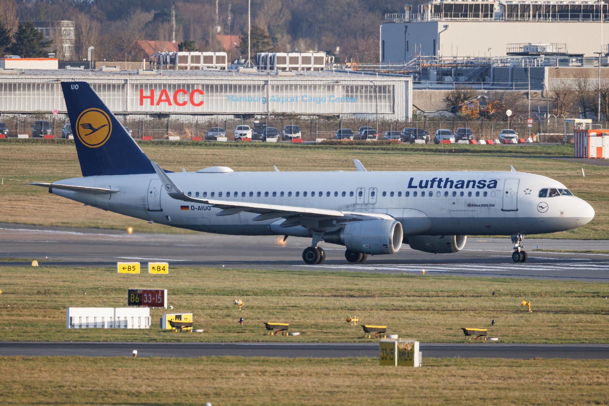 Hamburg Airport: Lufthansa (LH / DLH) | Airbus A320-214 A320 | D-AIUO | MSN 6636