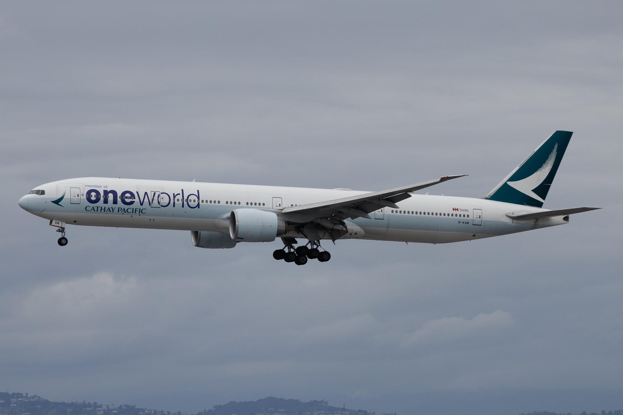 Los Angeles International Airport: Cathay Pacific (CX / CPA) | Livery: Oneworld Livery | Boeing 777-367(ER) B77W | B-KQM | MSN 41433