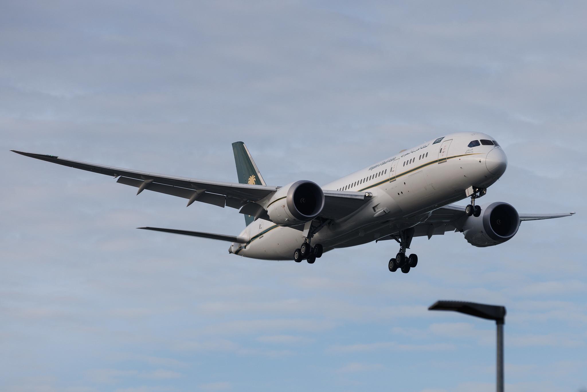 Hamburg Airport: Saudia Royal Fleet (SV / SVA) | Operator: Saudia | Boeing 787-8 Dreamliner B788 | HZ-HM4 | MSN 40059