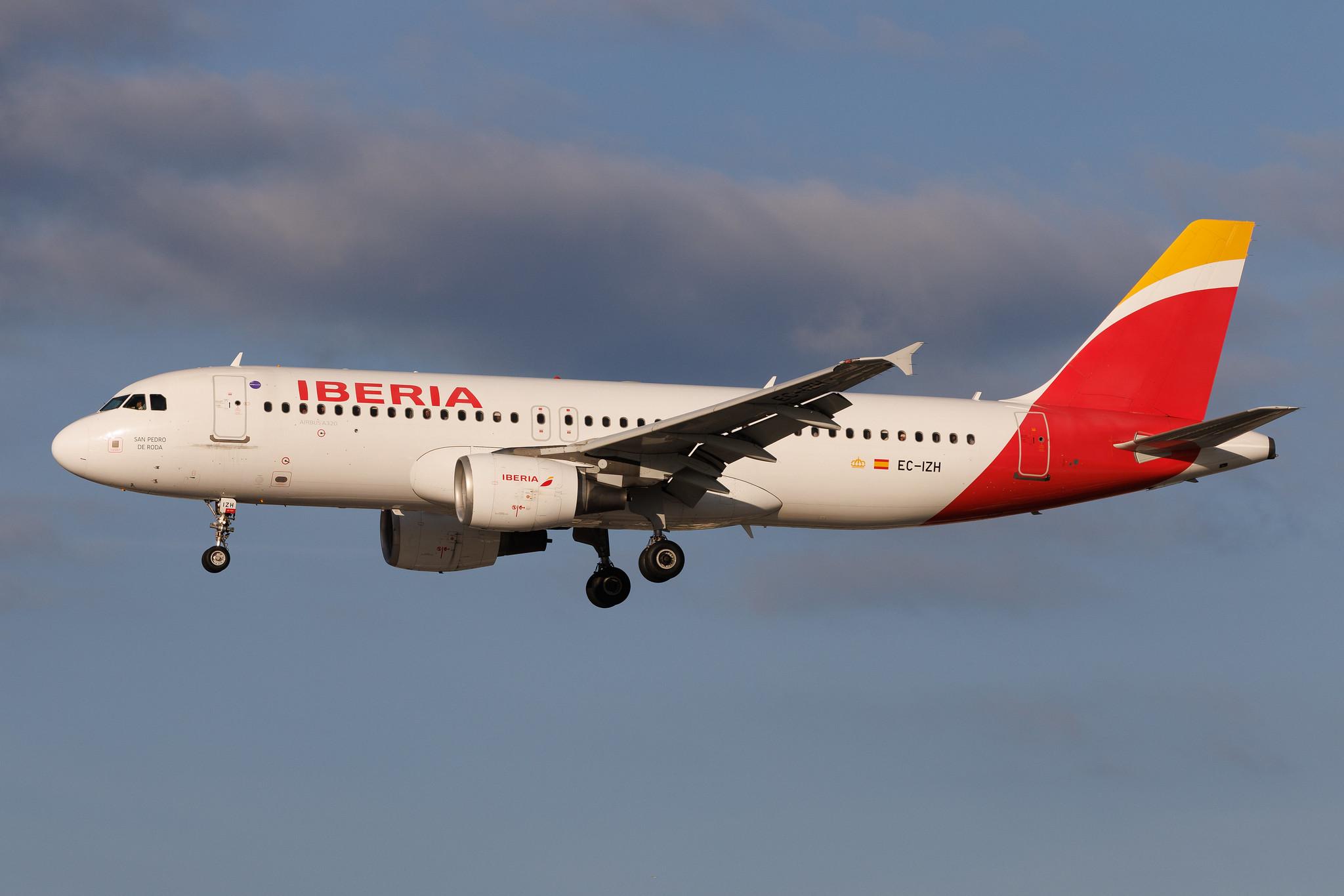 Hamburg Airport: Iberia (IB / IBE) | Airbus A320-214 A320 | EC-IZH | MSN 2225