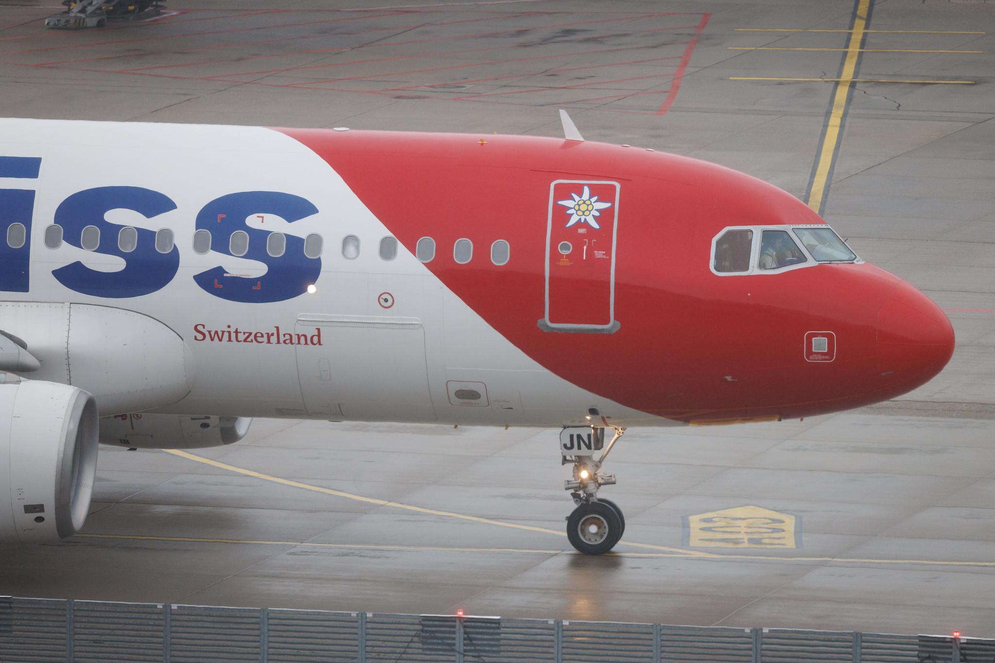 Düsseldorf Airport: Edelweiss Air (WK / EDW) | Airbus A320-214 A320 | HB-JJN | MSN 4187