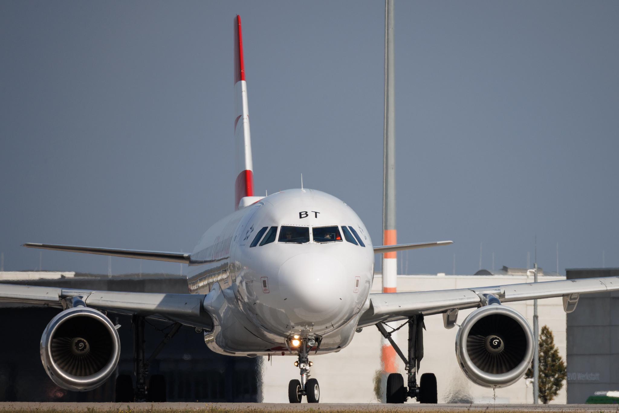 Flughafen Berlin Brandenburg: Austrian Airlines (OS / AUA) | Airbus A320-214 A320 | OE-LBT | MSN 1387