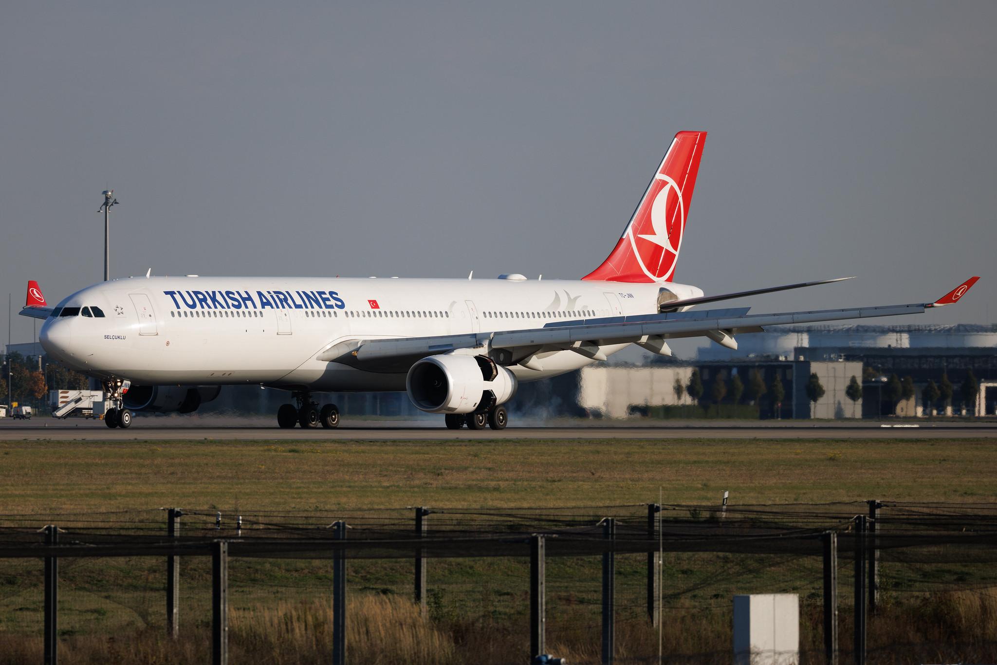 Flughafen Berlin Brandenburg: Turkish Airlines (TK / THY) | Airbus A330-343 A333 | TC-JNN | MSN 1228