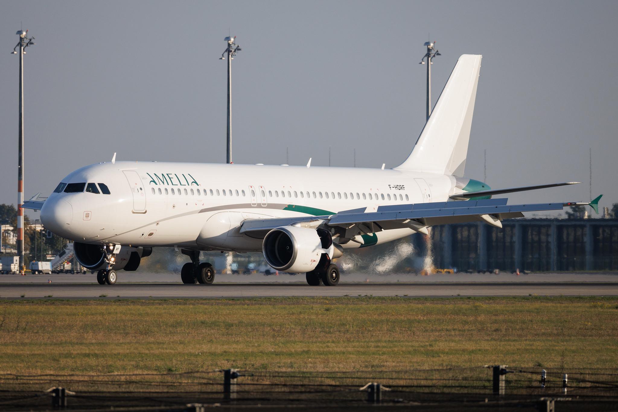 Flughafen Berlin Brandenburg: Amelia (8R / AIA) | Airbus A320-214 A320 | F-HDRF | MSN 02899