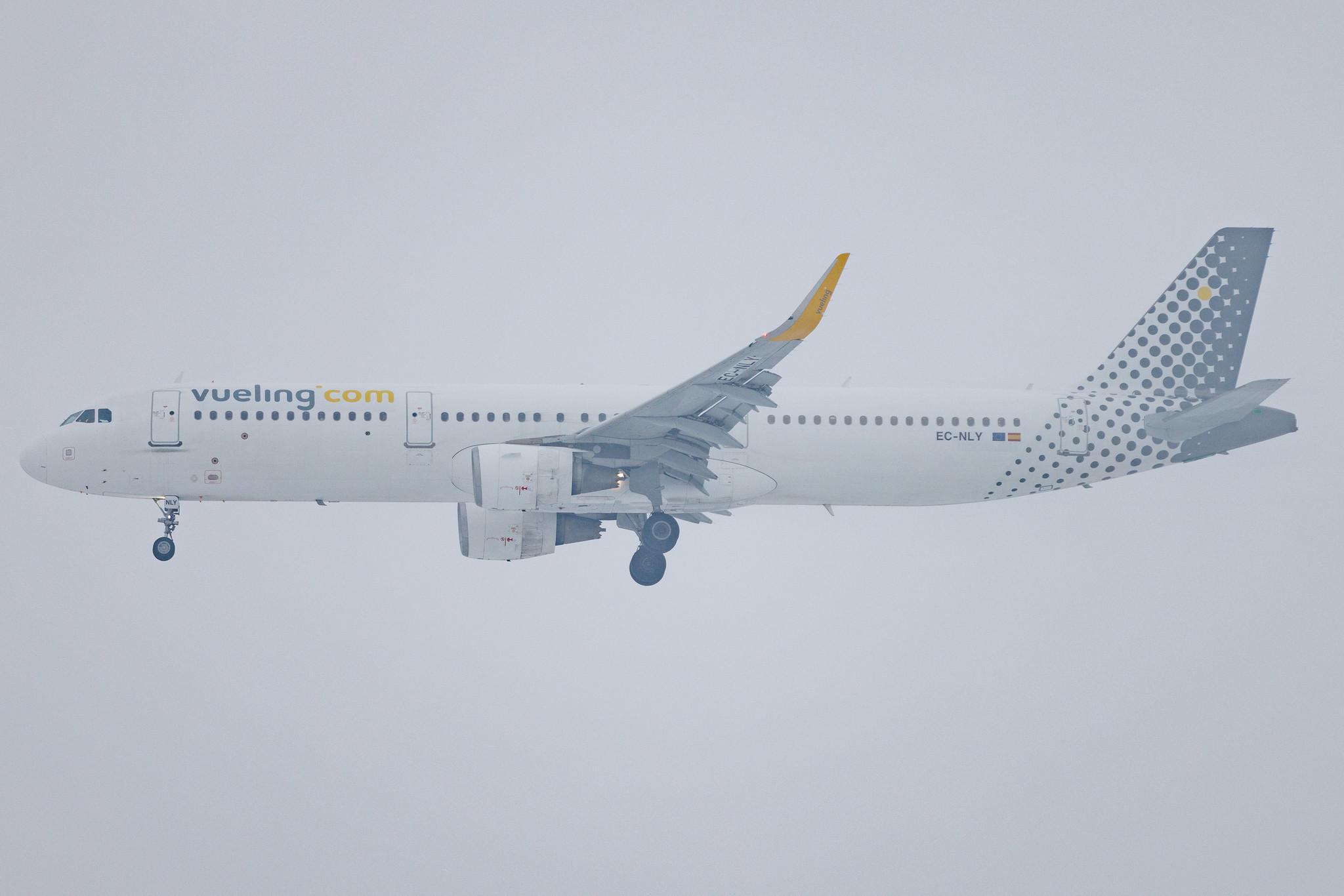 Munich Airport: Vueling (VY / VLG) | Airbus A321-211 A321 | EC-NLY | MSN 06719