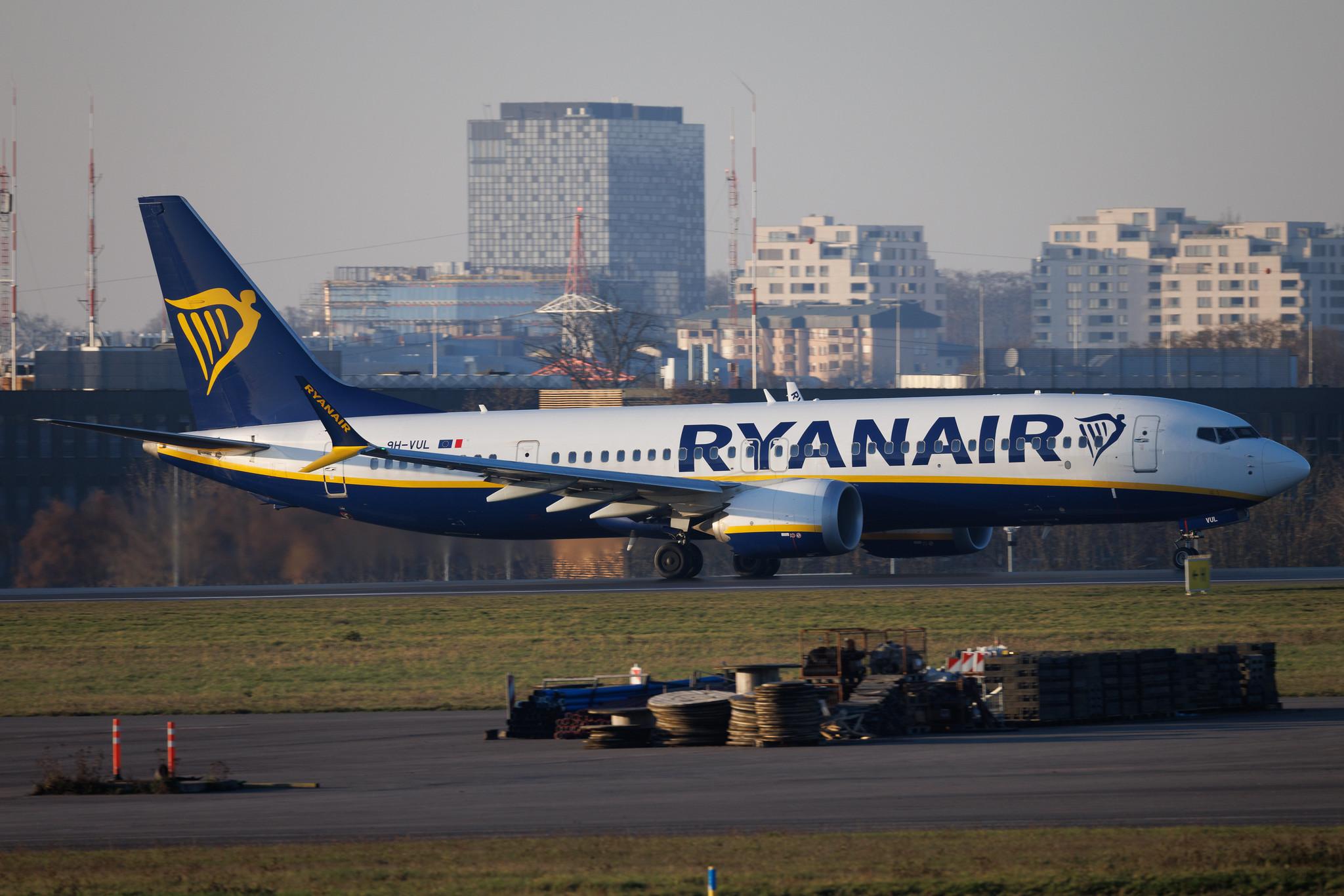 Luxembourg Findel Airport: Ryanair (FR / RYR) | Boeing 737 MAX 8-200 B38M | 9H-VUL | MSN 62332