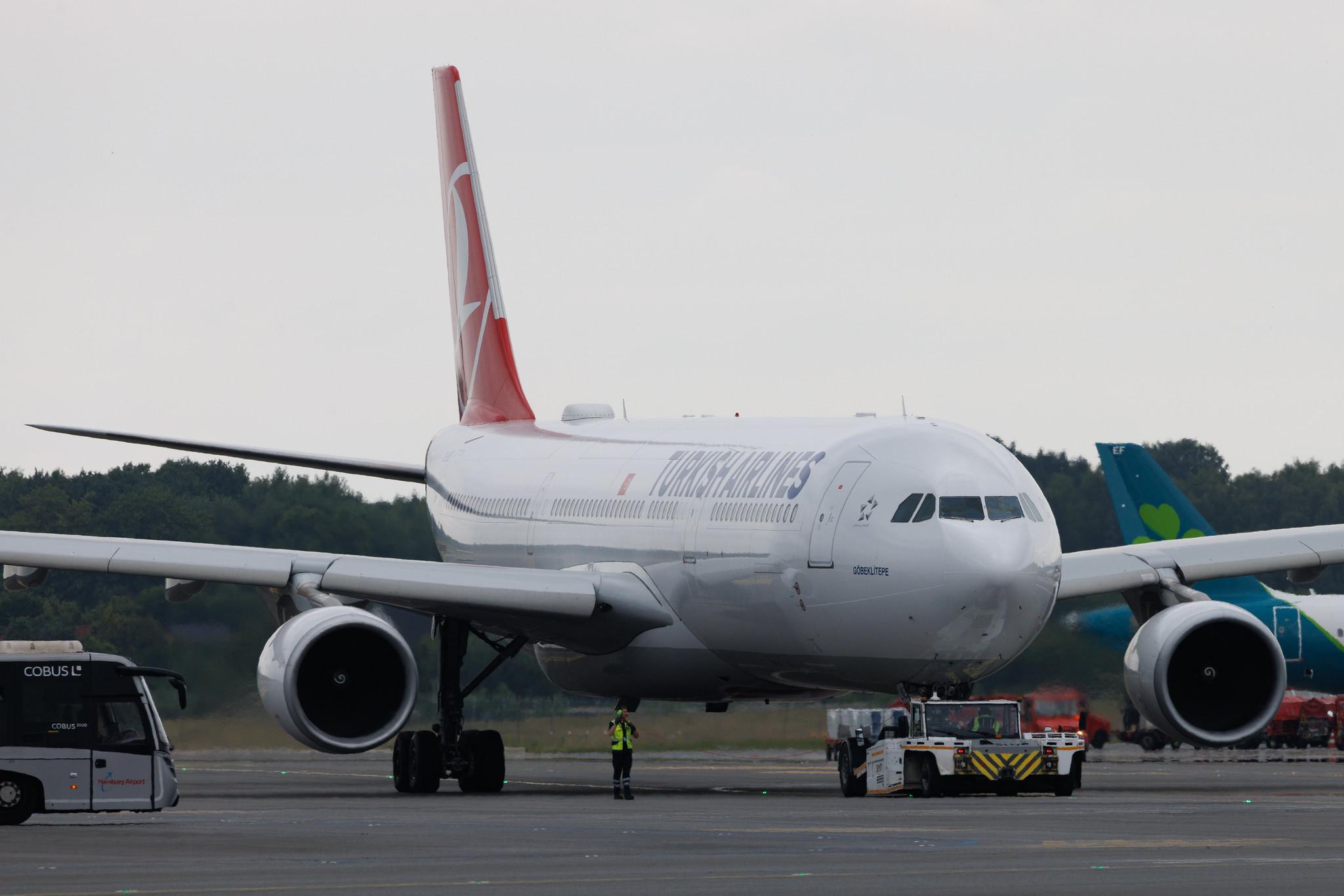 Hamburg Airport: Turkish Airlines (TK / THY) | Airbus A330-303 A333 | TC-LNE | MSN 1706
