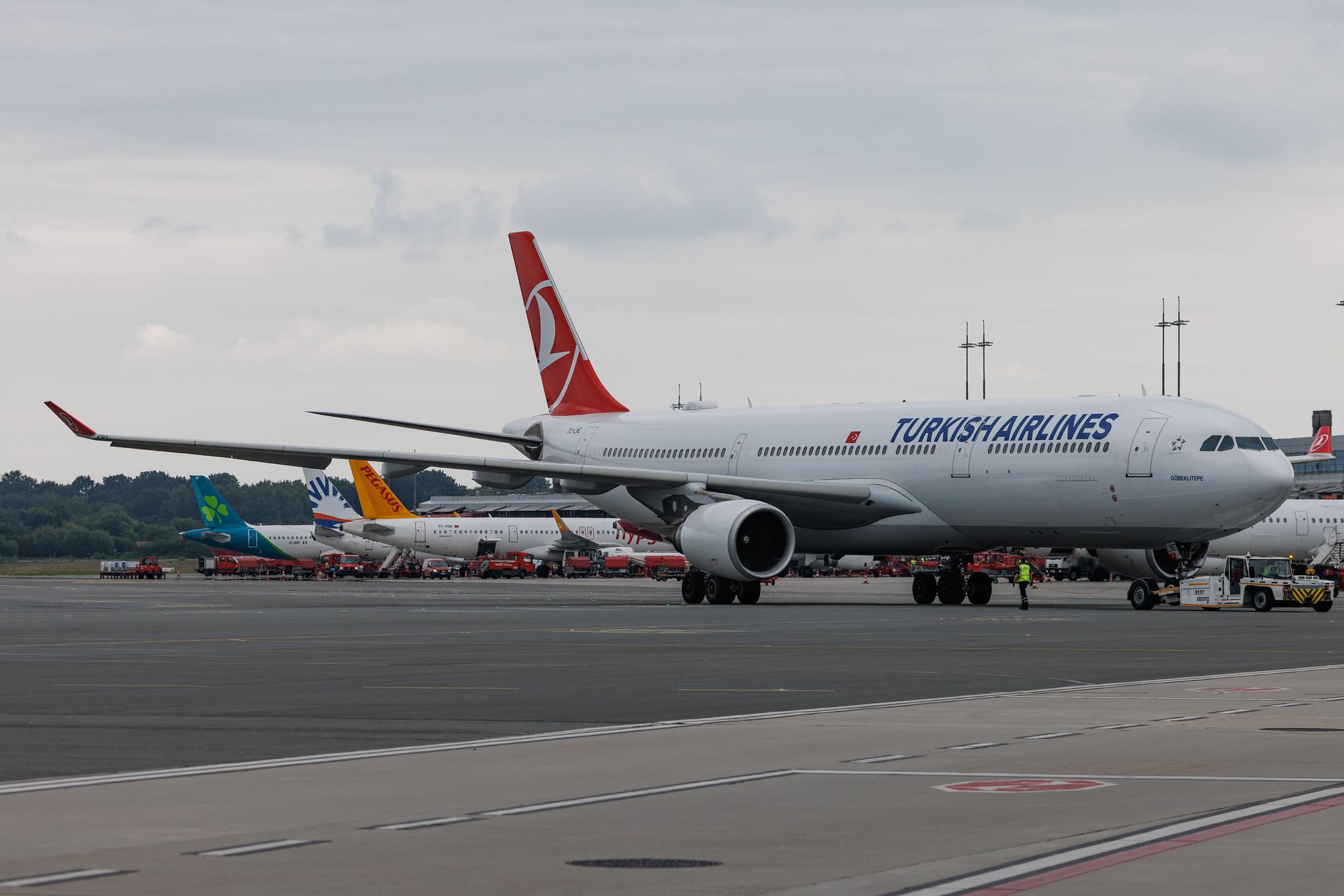 Hamburg Airport: Turkish Airlines (TK / THY) | Airbus A330-303 A333 | TC-LNE | MSN 1706