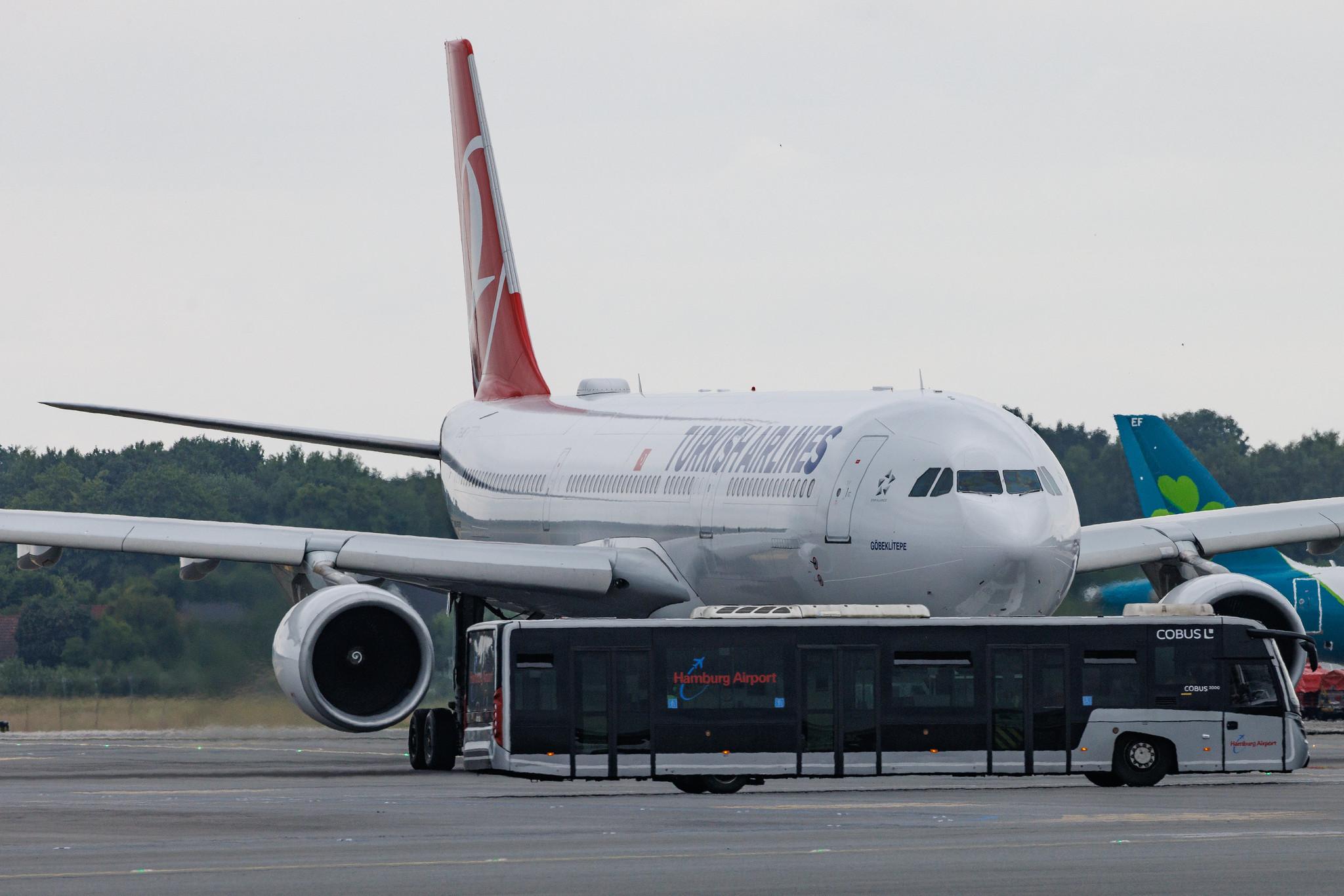Hamburg Airport: Turkish Airlines (TK / THY) | Airbus A330-303 A333 | TC-LNE | MSN 1706