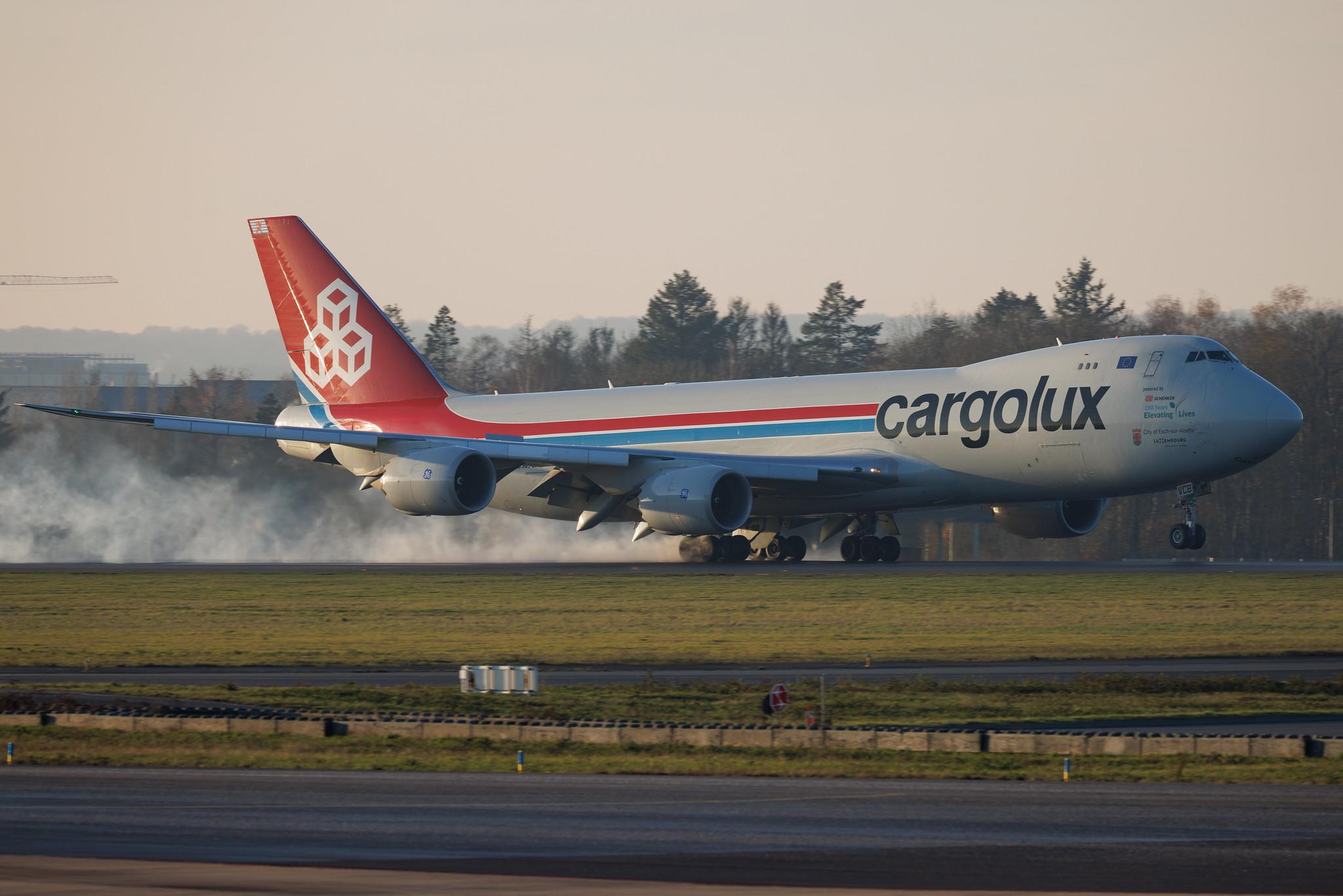 Luxembourg Findel Airport: Cargolux (CV / CLX) | Boeing 747-8R7F B748 | LX-VCB | MSN 35806