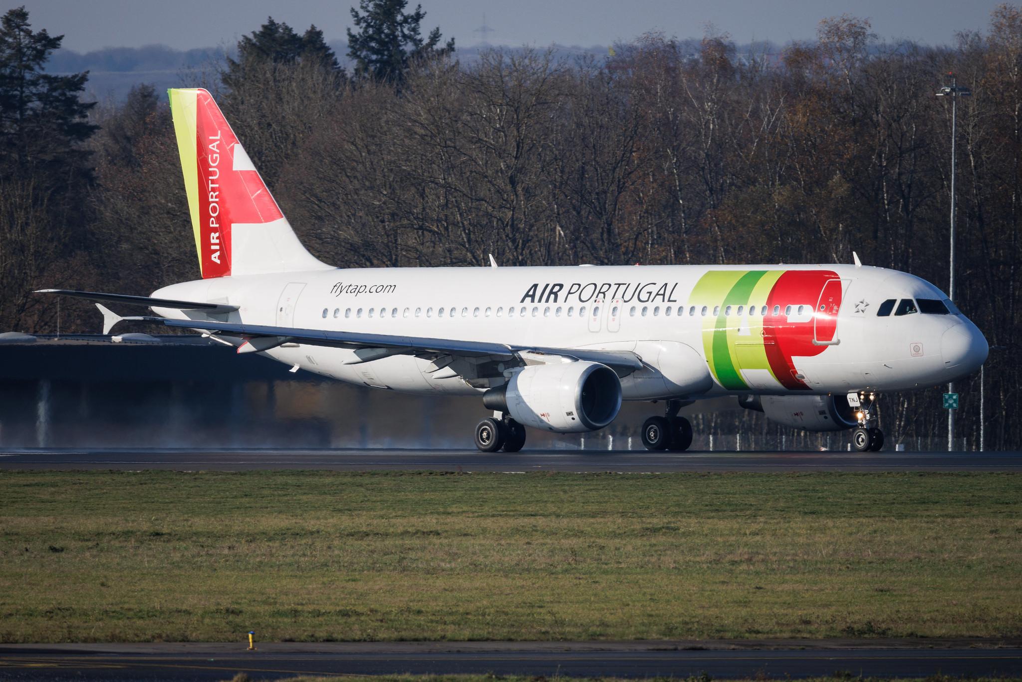 Luxembourg Findel Airport: TAP Air Portugal (TP / TAP) | Airbus A320-214 A320 | CS-TNJ | MSN 1181