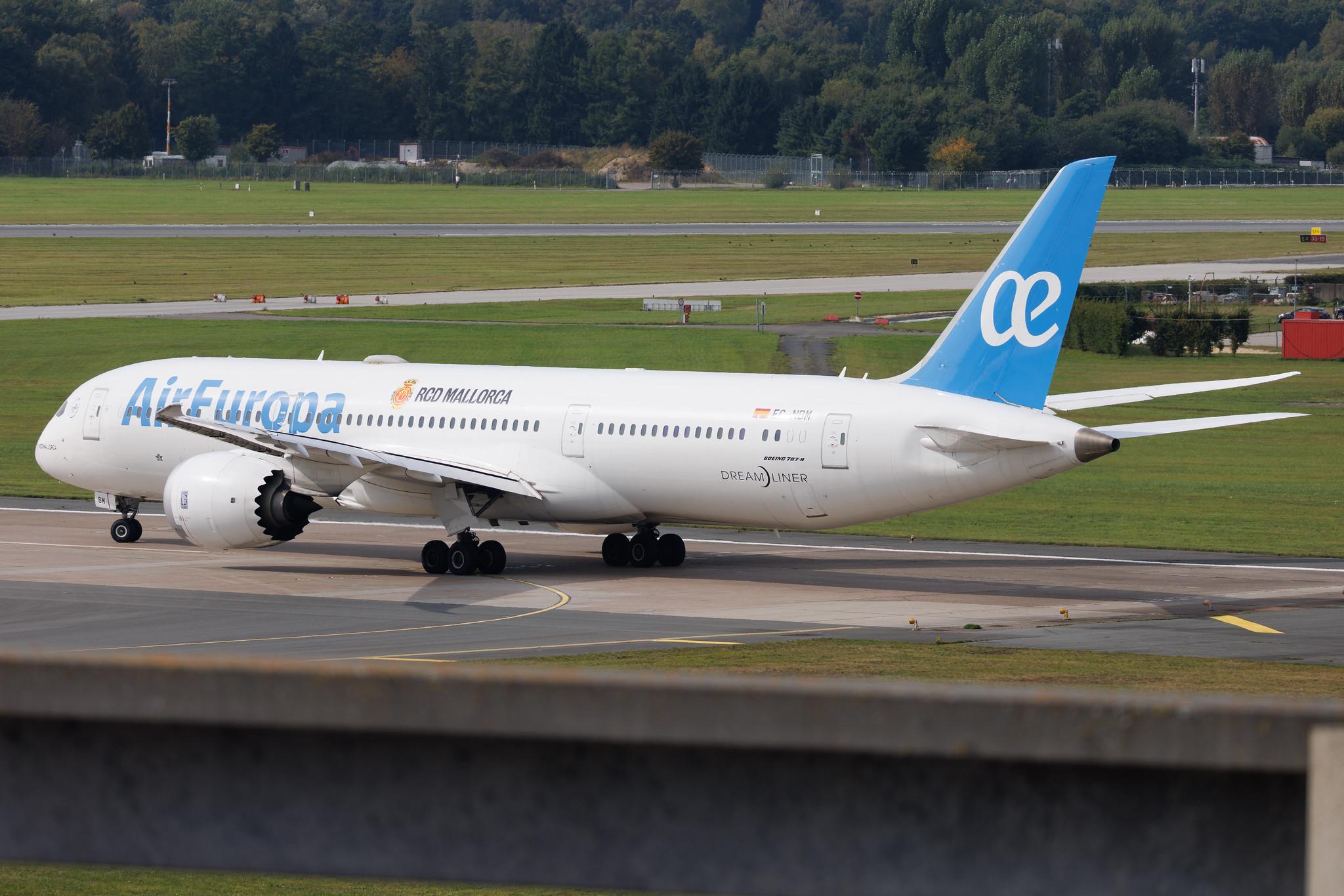 Hamburg Airport: Air Europa (UX / AEA) | Boeing 787-9 Dreamliner B789 | EC-NBM | MSN 65246