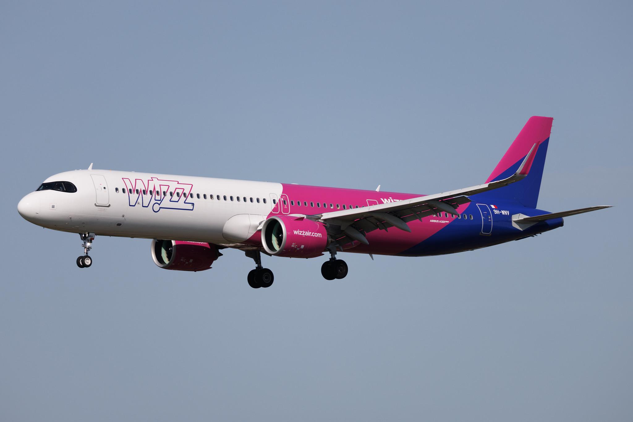Hamburg Airport: Wizz Air (W6 / WZZ) | Operator: Wizz Air Malta | Airbus A321-271NX A21N | 9H-WNV | MSN 12366
