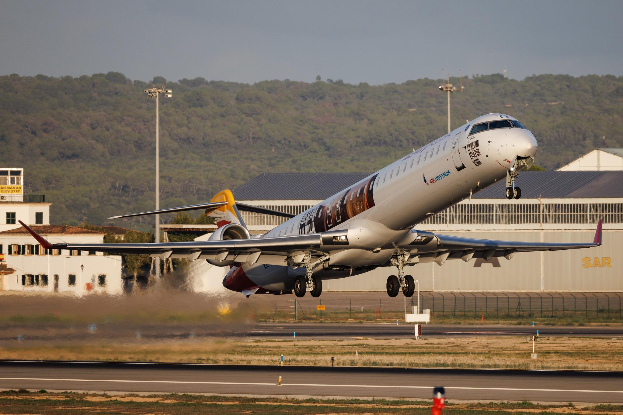 Palma de Mallorca Airport: Iberia Regional (IB / IBE) | Livery: Reserva La Rioja Livery | Operator: Air Nostrum | Mitsubishi CRJ-1000 CRJX | EC-MTZ | MSN 19060