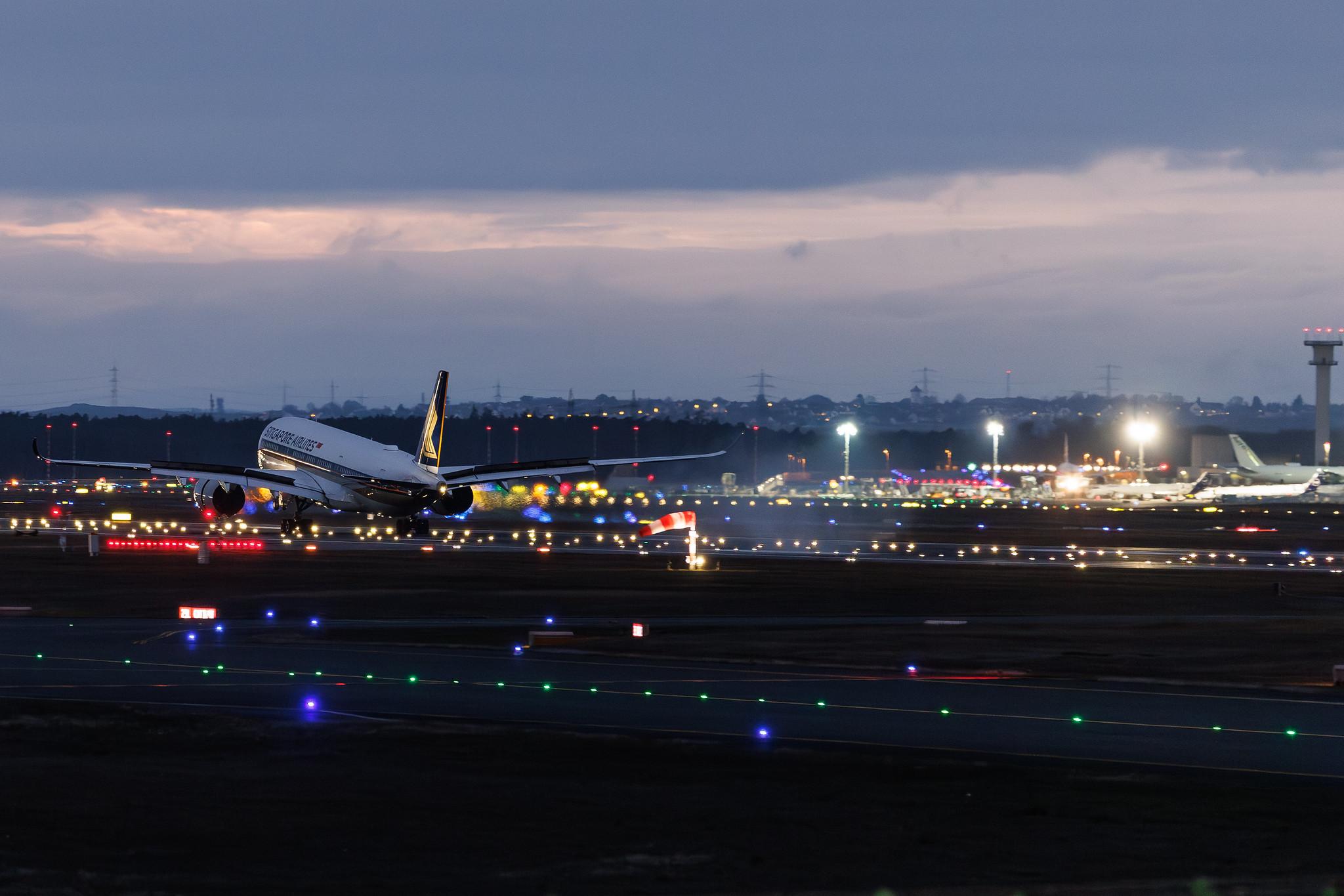 Frankfurt Airport: Singapore Airlines (SQ / SIA) | Airbus A350-941 A359 | 9V-SMO | MSN 116
