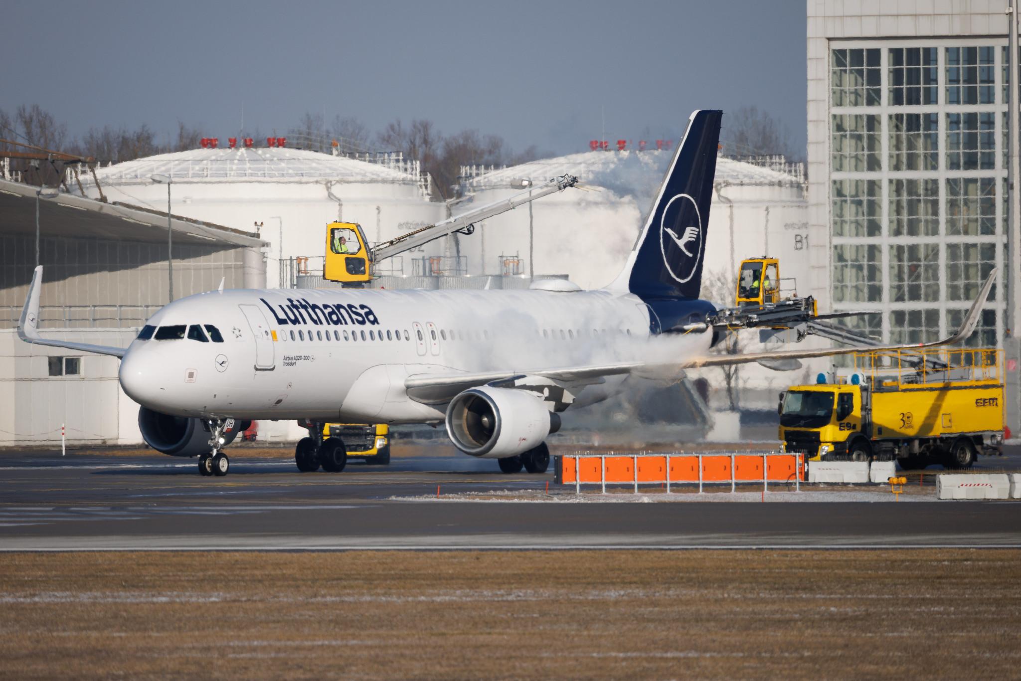Munich Airport: Lufthansa (LH / DLH) | Airbus A320-214 A320 | D-AIUH | MSN 6225