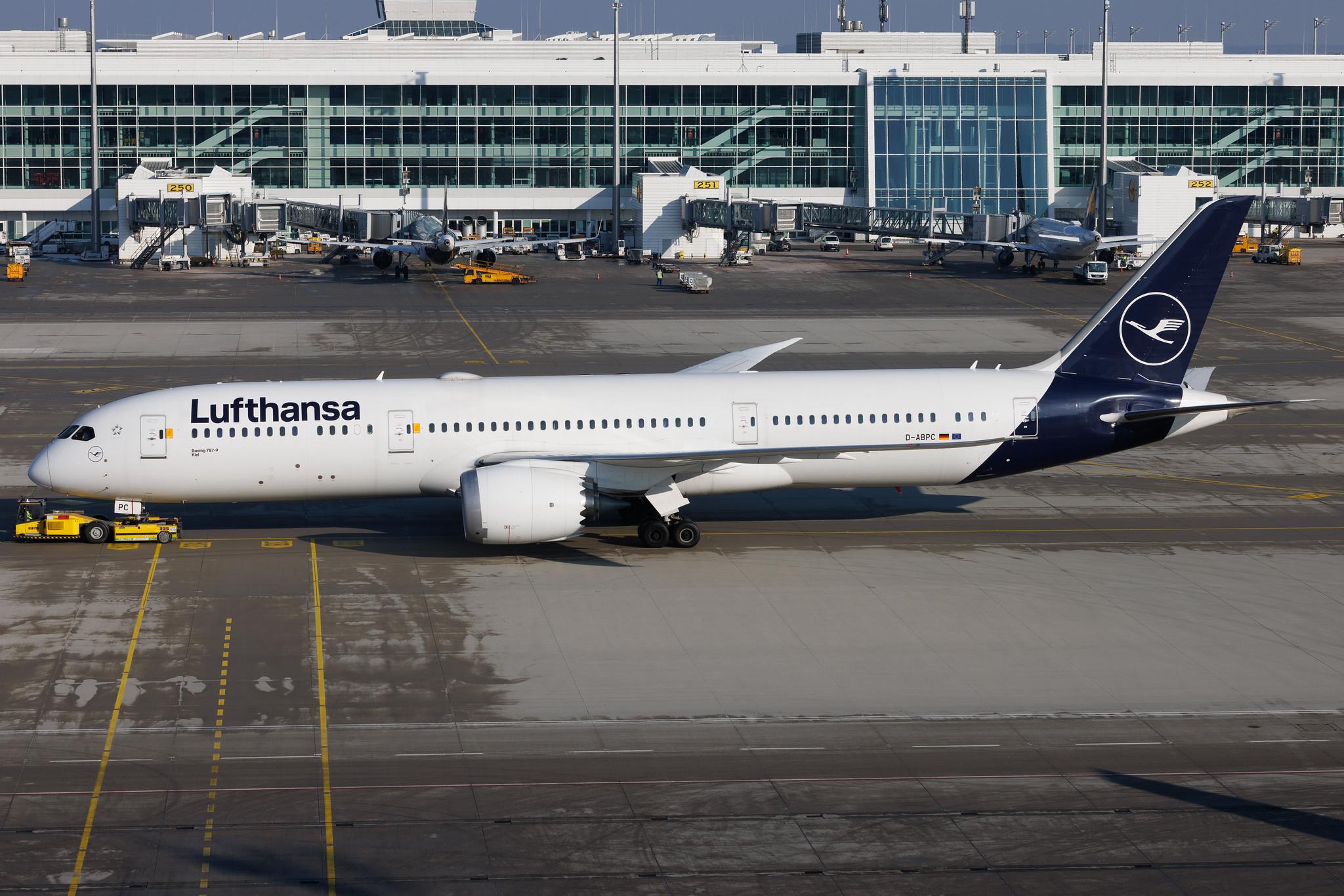Munich Airport: Lufthansa (LH / DLH) | Boeing 787-9 Dreamliner B789 | D-ABPC | MSN 62733