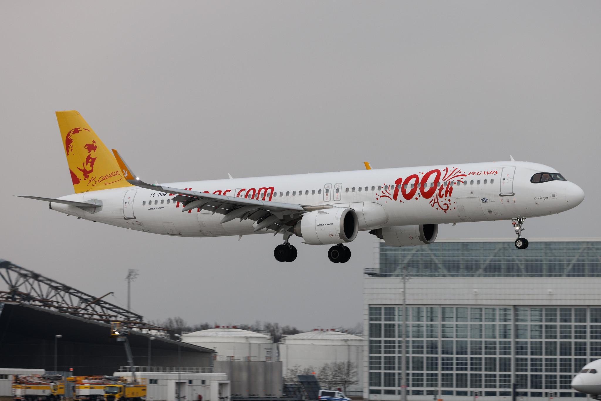 Munich Airport: Pegasus (PC / PGT) | Livery: 100th Livery | Airbus A321-251NX A21N | TC-RDP | MSN 11515
