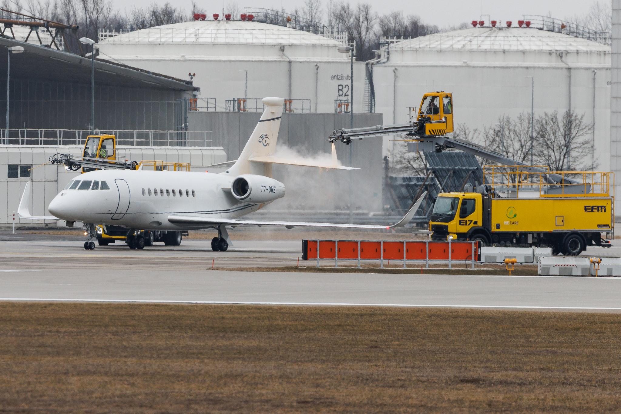 Munich Airport: Private owner | Dassault Falcon 2000LX F2TH | T7-ONE | MSN 220