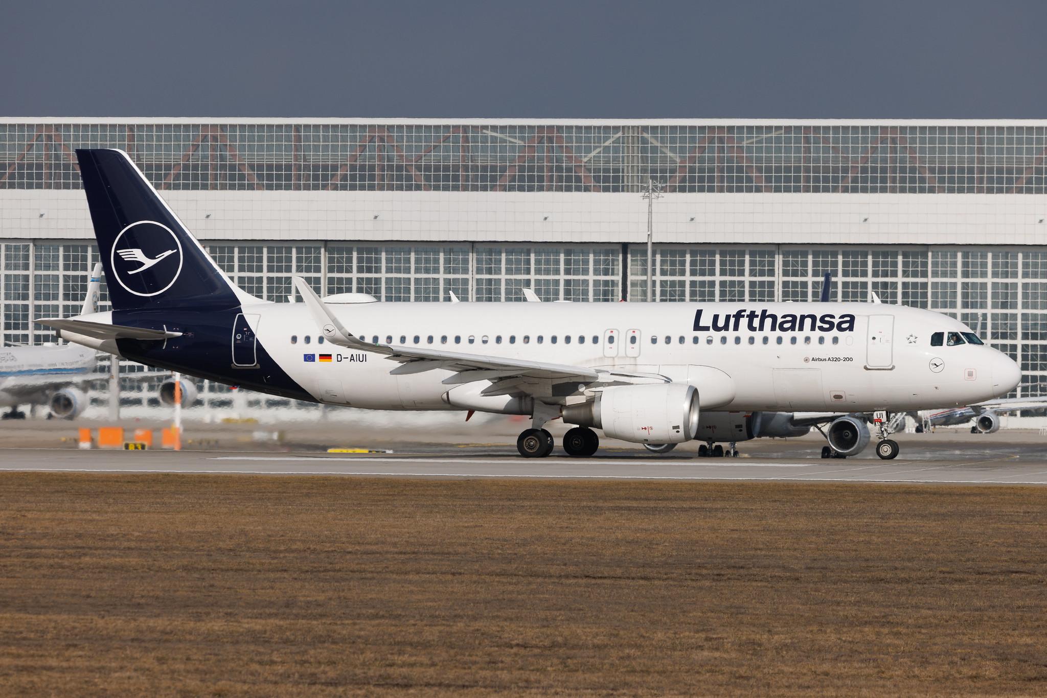 Munich Airport: Lufthansa (LH / DLH) | Airbus A320-214 A320 | D-AIUI | MSN 6265