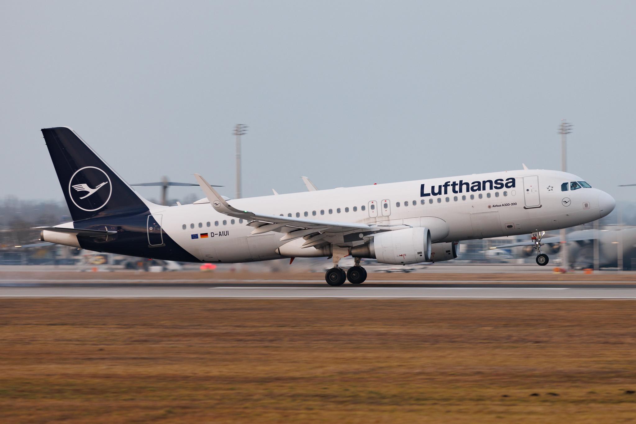 Munich Airport: Lufthansa (LH / DLH) | Airbus A320-214 A320 | D-AIUI | MSN 6265