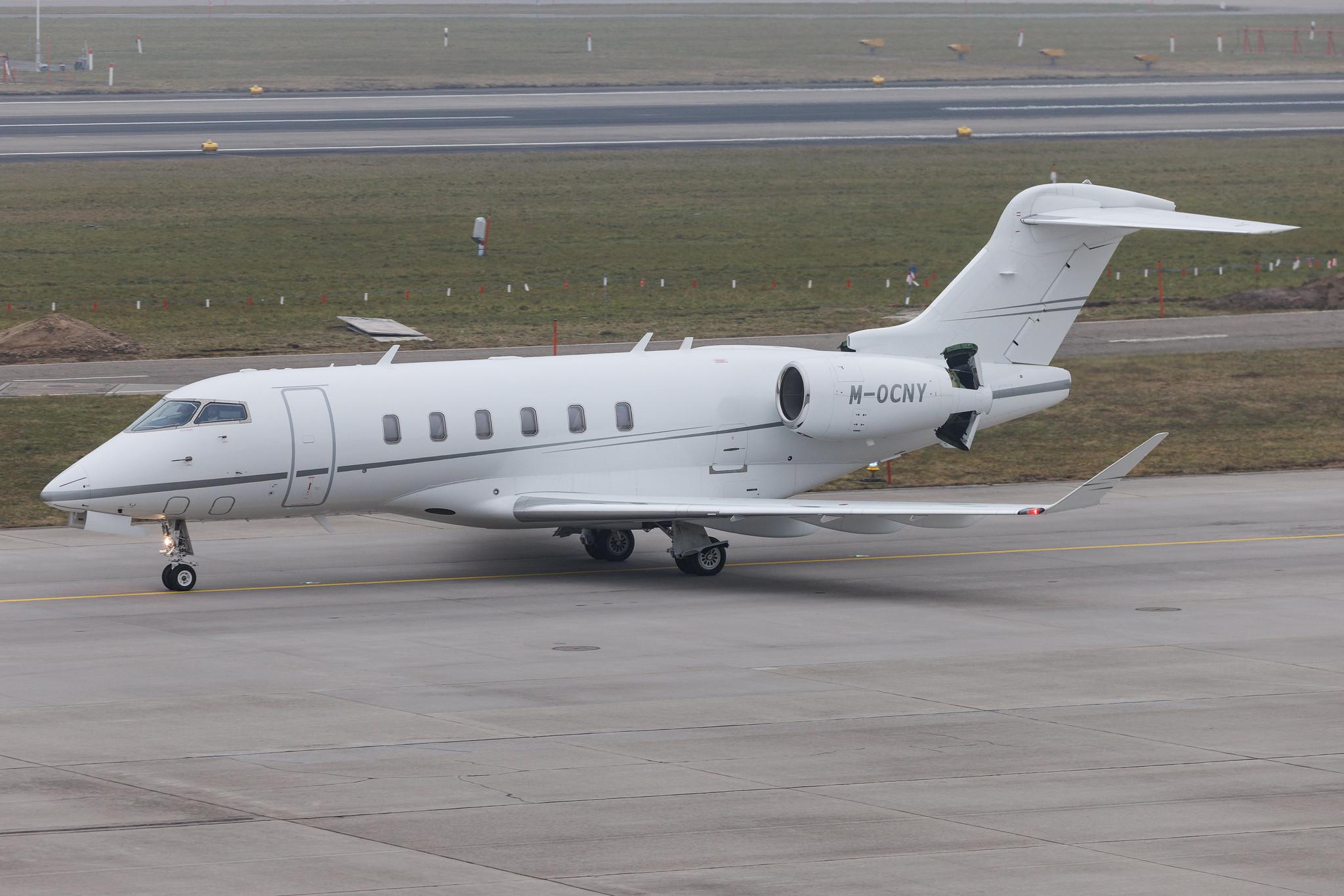 Flughafen Zürich: Private owner | Bombardier Challenger 350 CL35 | M-OCNY | MSN 20581