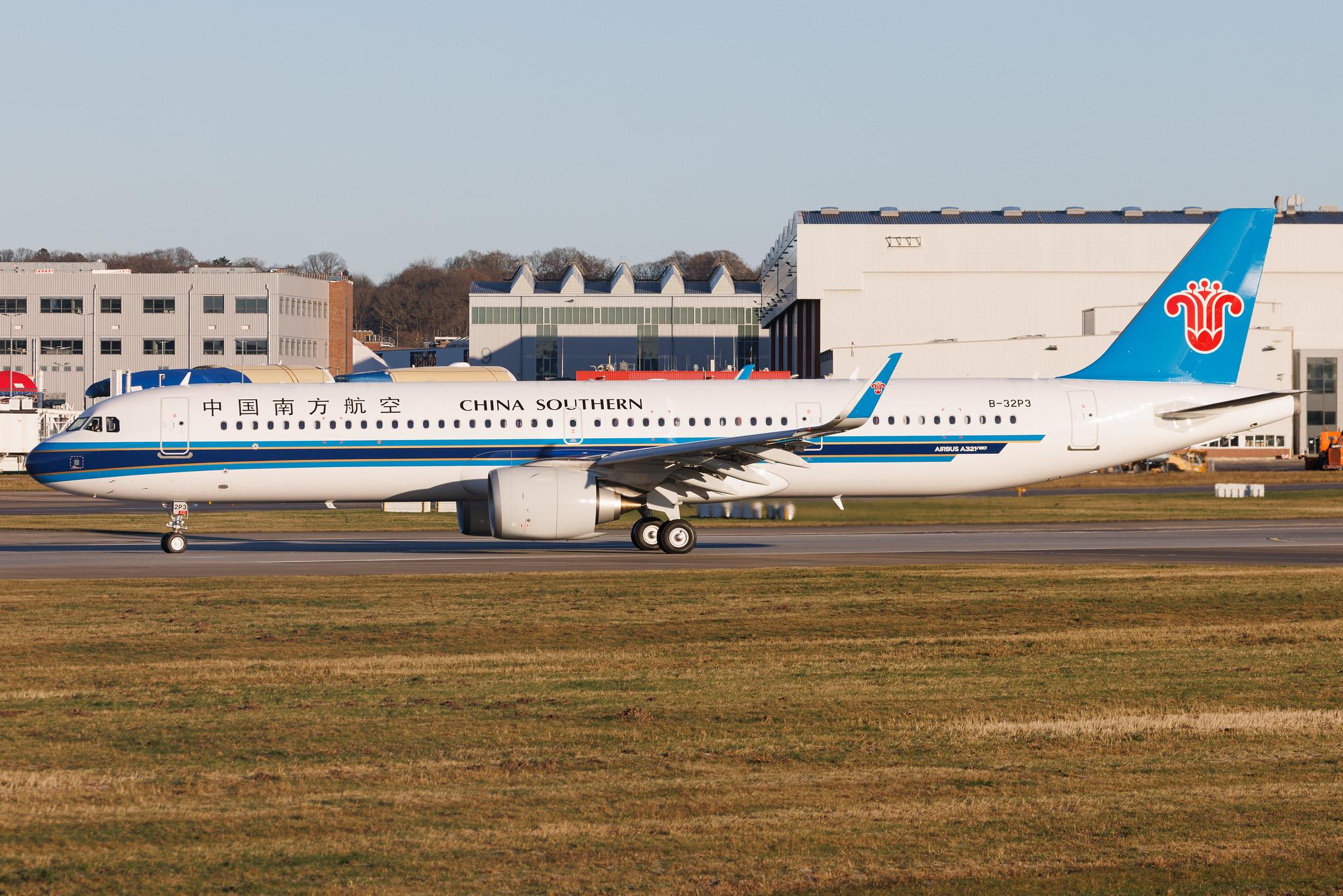 Hamburg Finkenwerder: China Southern Airlines (CZ / CSN) | Airbus A321-251NX A21N | B-32P3 | MSN 12813