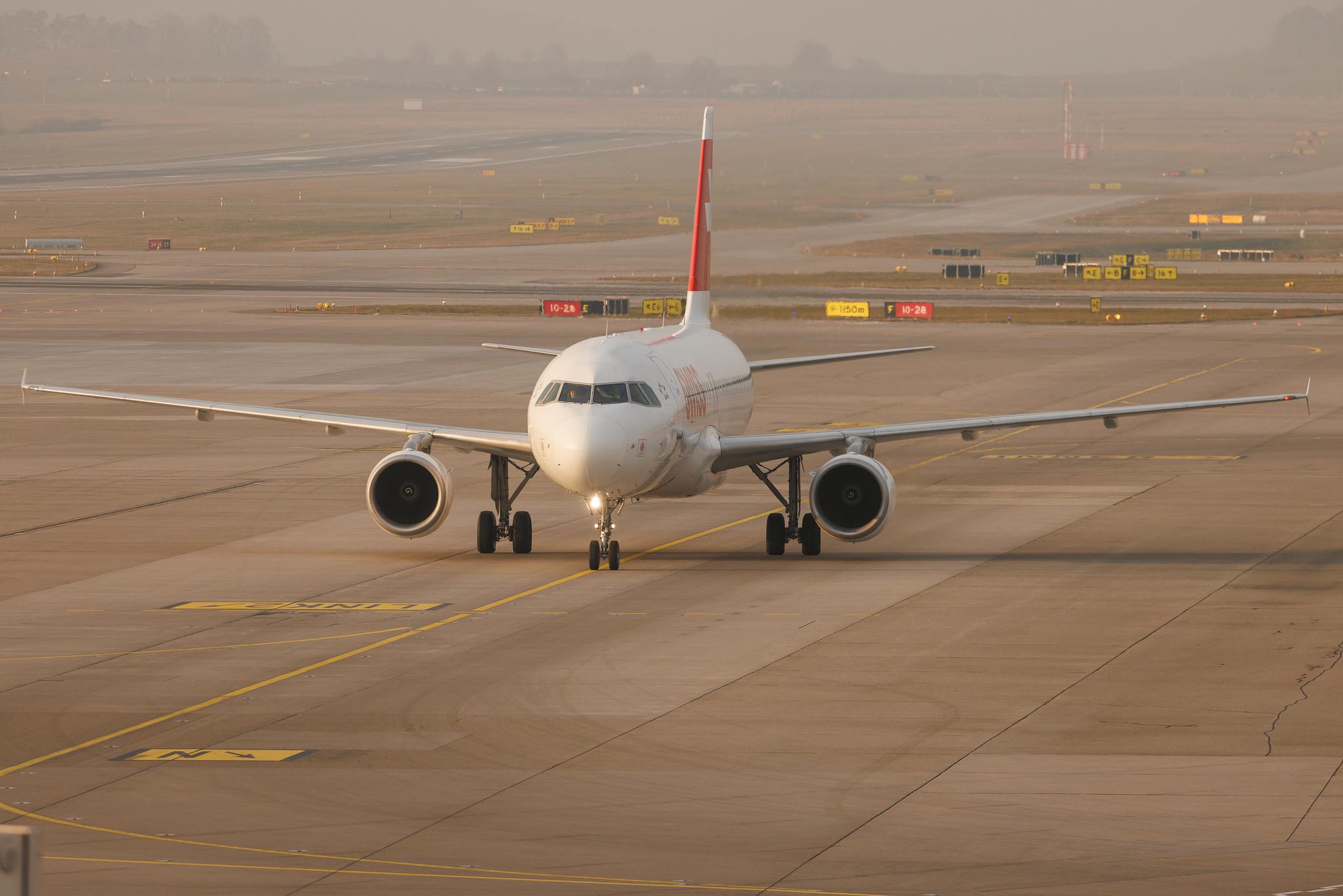 Flughafen Zürich: Swiss (LX / SWR) | Airbus A320-214 A320 | HB-IJR | MSN 0703
