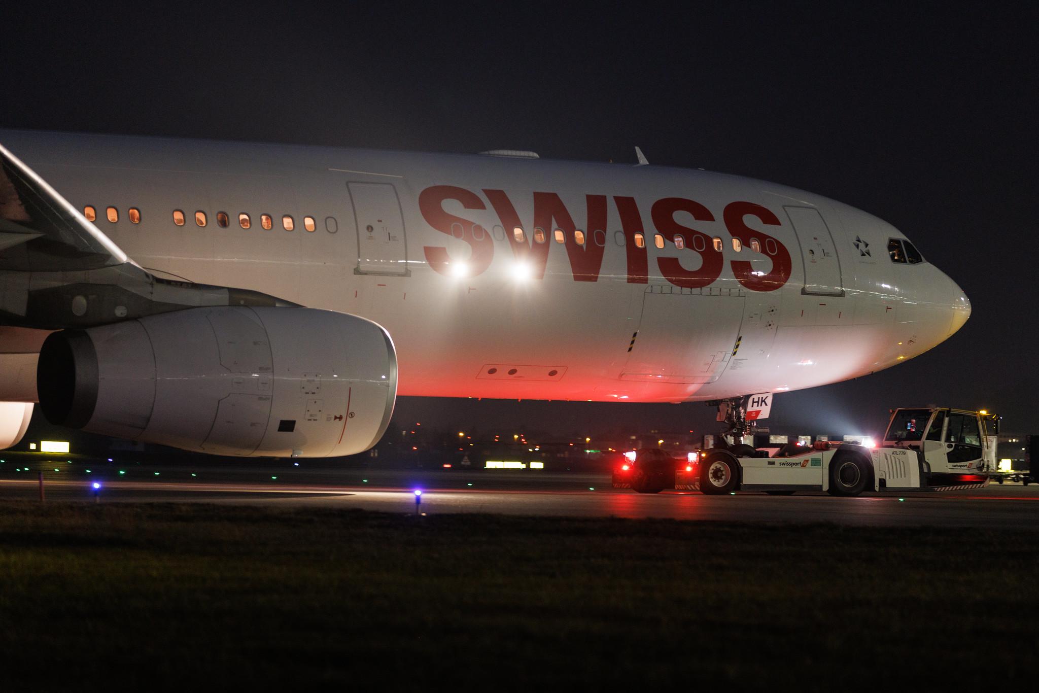 Flughafen Zürich: Swiss (LX / SWR) | Airbus A330-343 A333 | HB-JHK | MSN 1276