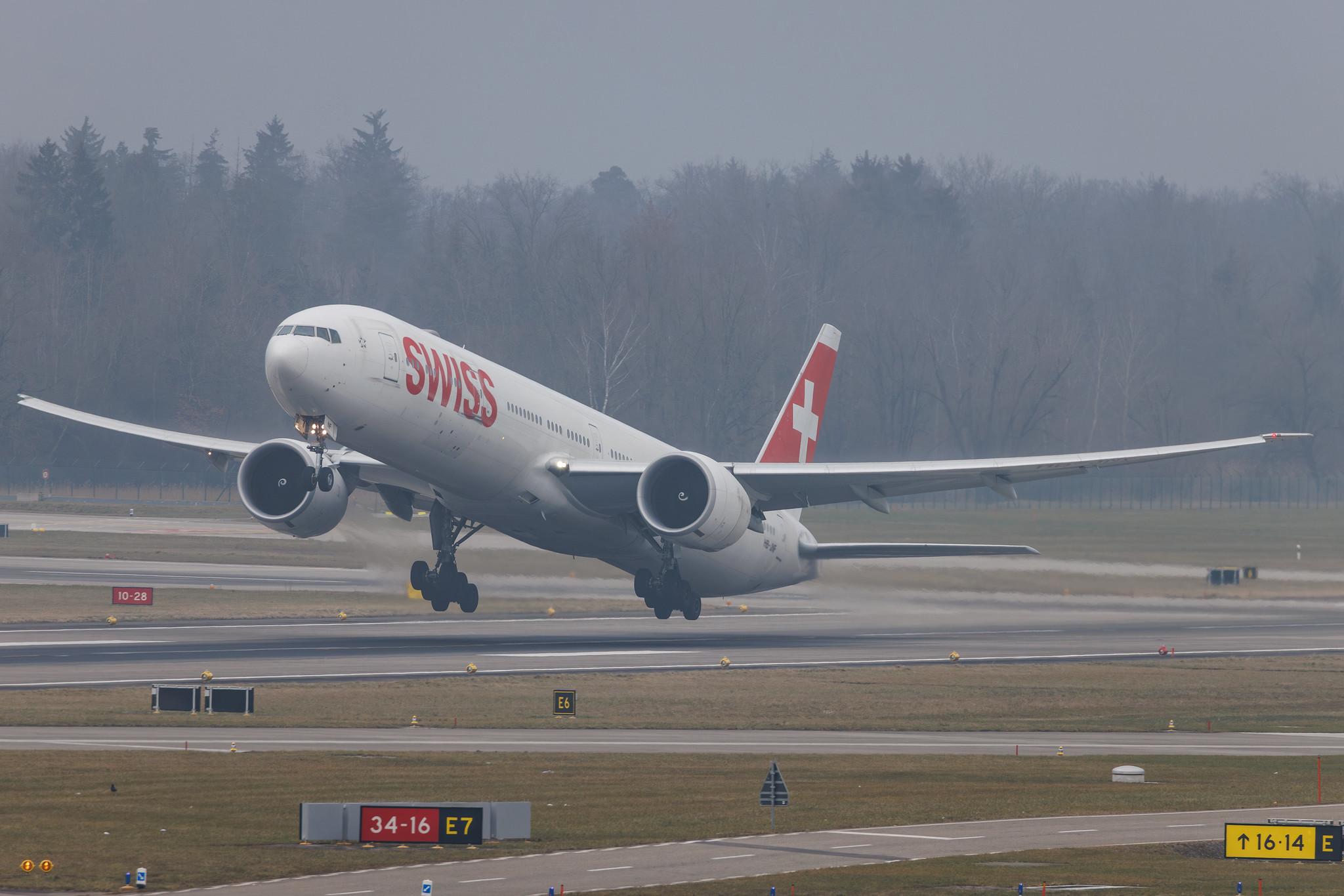 Flughafen Zürich: Swiss (LX / SWR) | Boeing 777-3DE(ER) B77W | HB-JNF | MSN 44587