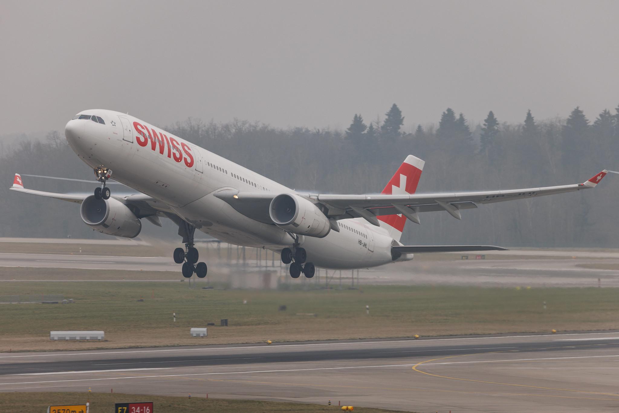 Flughafen Zürich: Swiss (LX / SWR) | Airbus A330-343 A333 | HB-JHL | MSN 1290
