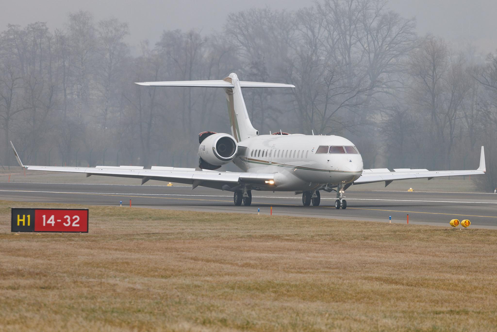 Flughafen Zürich: Private owner | Bombardier Global Express XRS GLEX | VT-TUS | MSN 9309