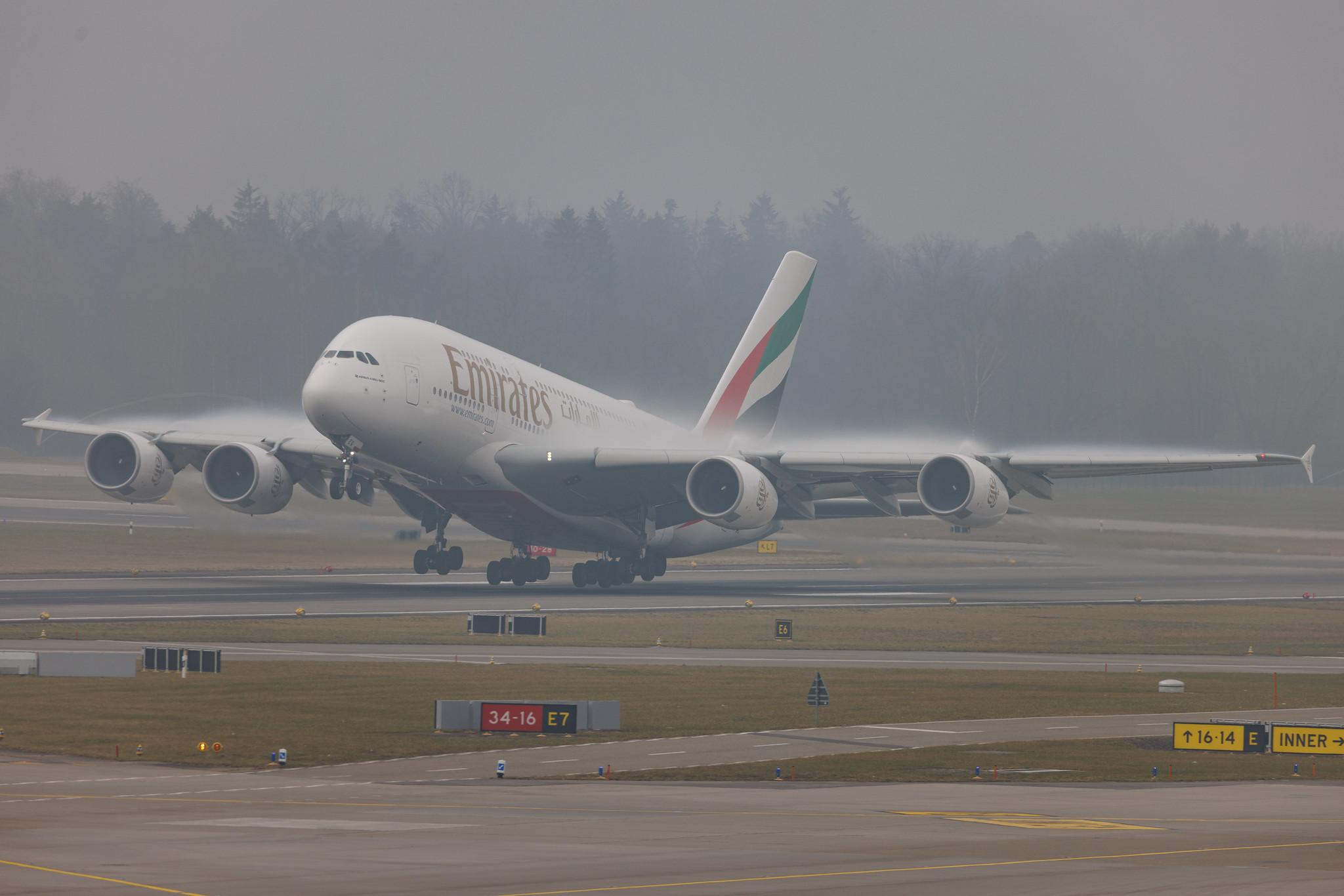 Flughafen Zürich: Emirates (EK / UAE) | Airbus A380-861 A388 | A6-EEQ | MSN 141