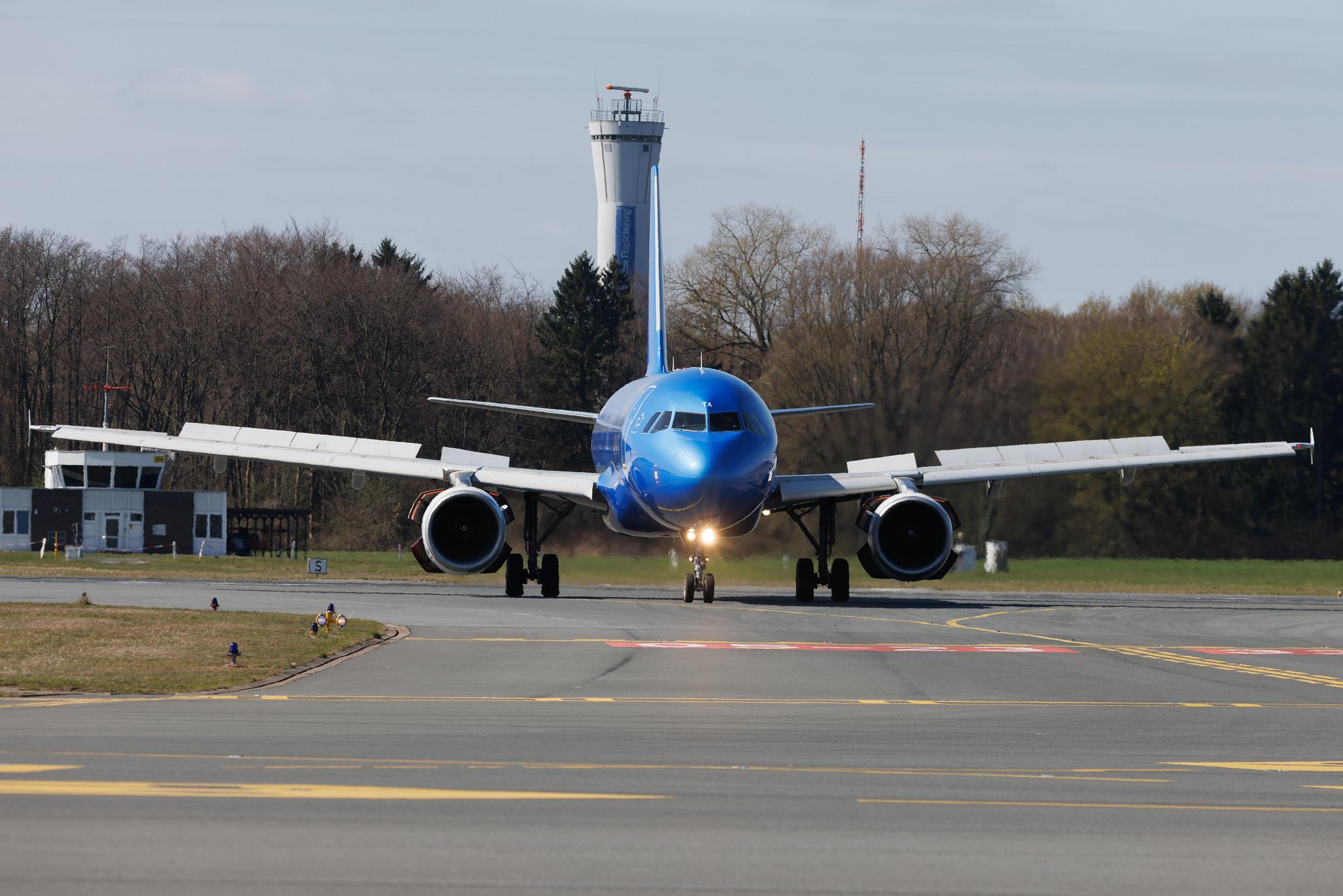 Hamburg Airport: ITA Airways (AZ / ITY) | Airbus A320-216 A320 | EI-DTA | MSN 03732