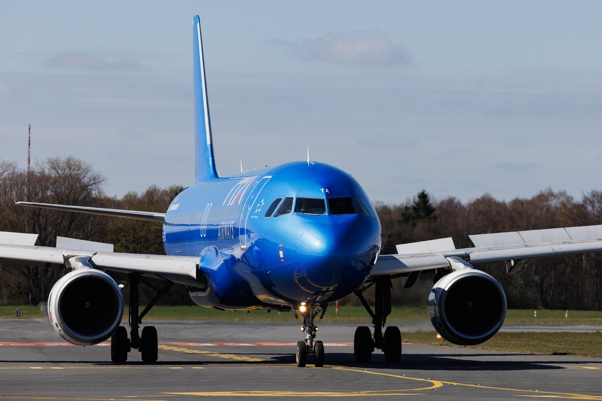 Hamburg Airport: ITA Airways (AZ / ITY) | Airbus A320-216 A320 | EI-DTA | MSN 03732
