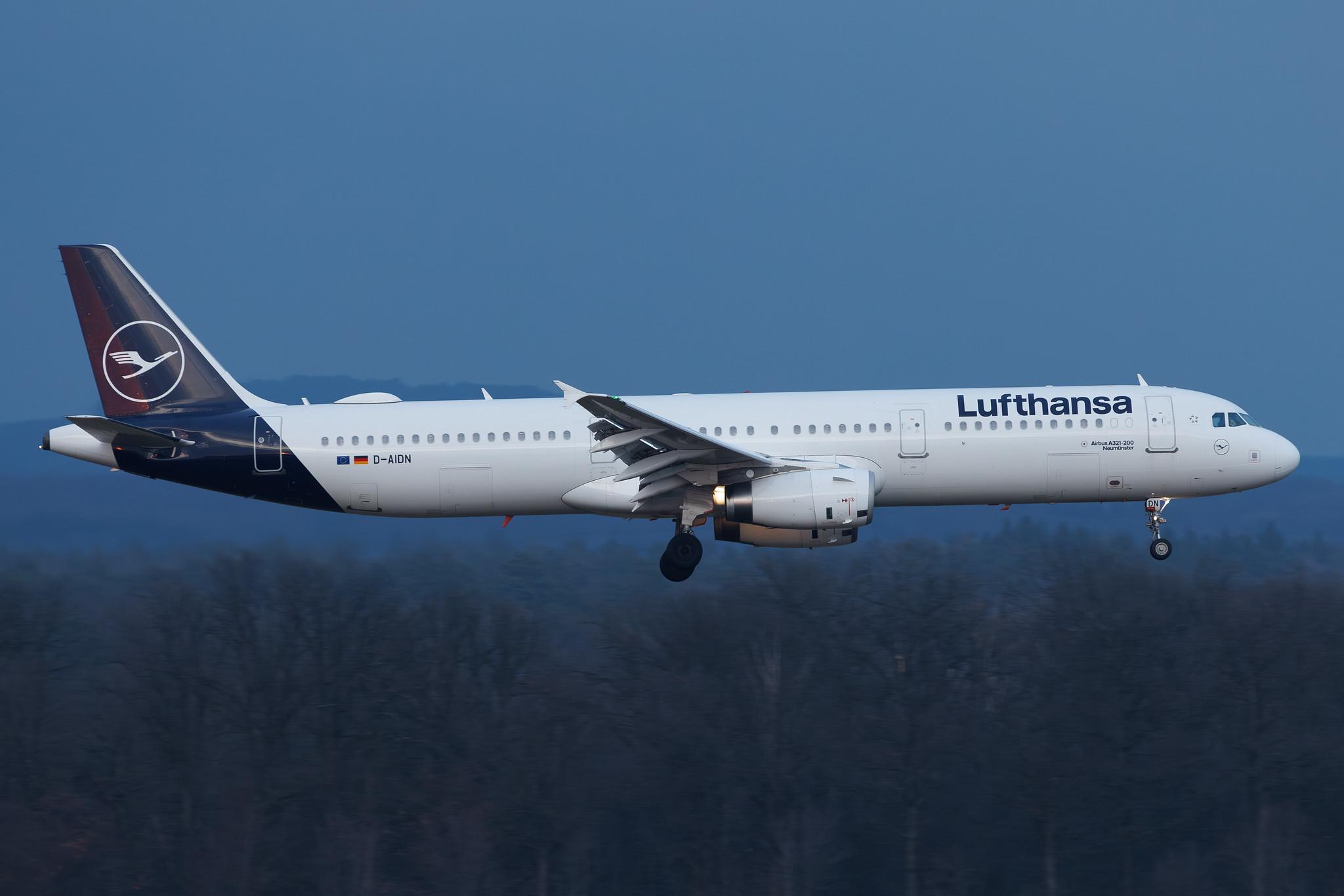 Köln Bonn Airport: Lufthansa (LH / DLH) | Airbus A321-231 A321 | D-AIDN | MSN 4976