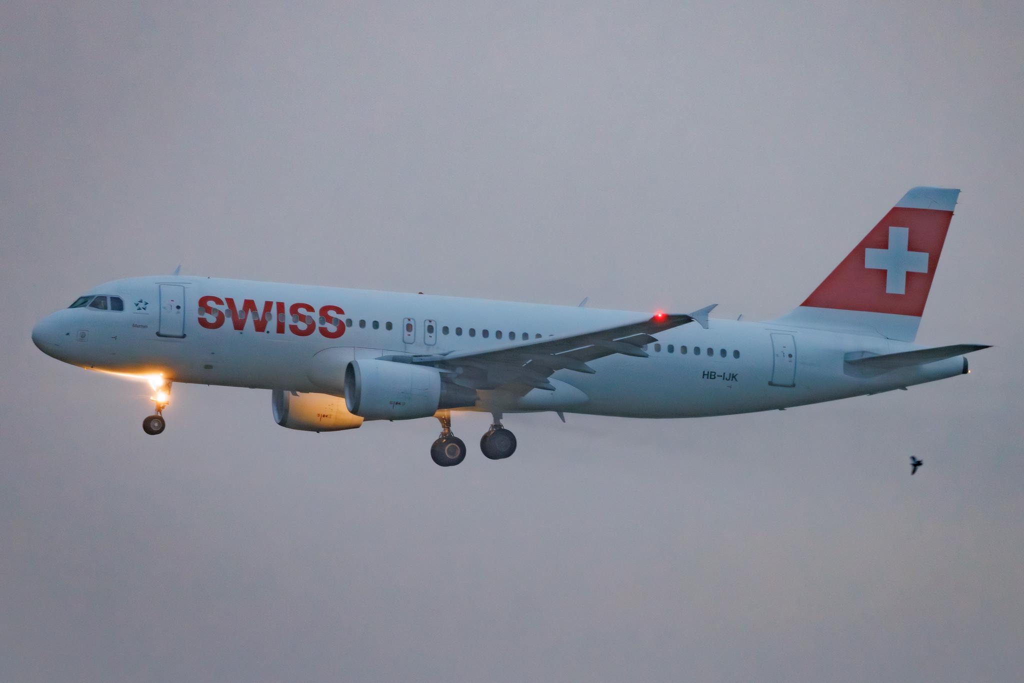 Hamburg Airport: Swiss (LX / SWR) | Airbus A320-214 A320 | HB-IJK | MSN 0596