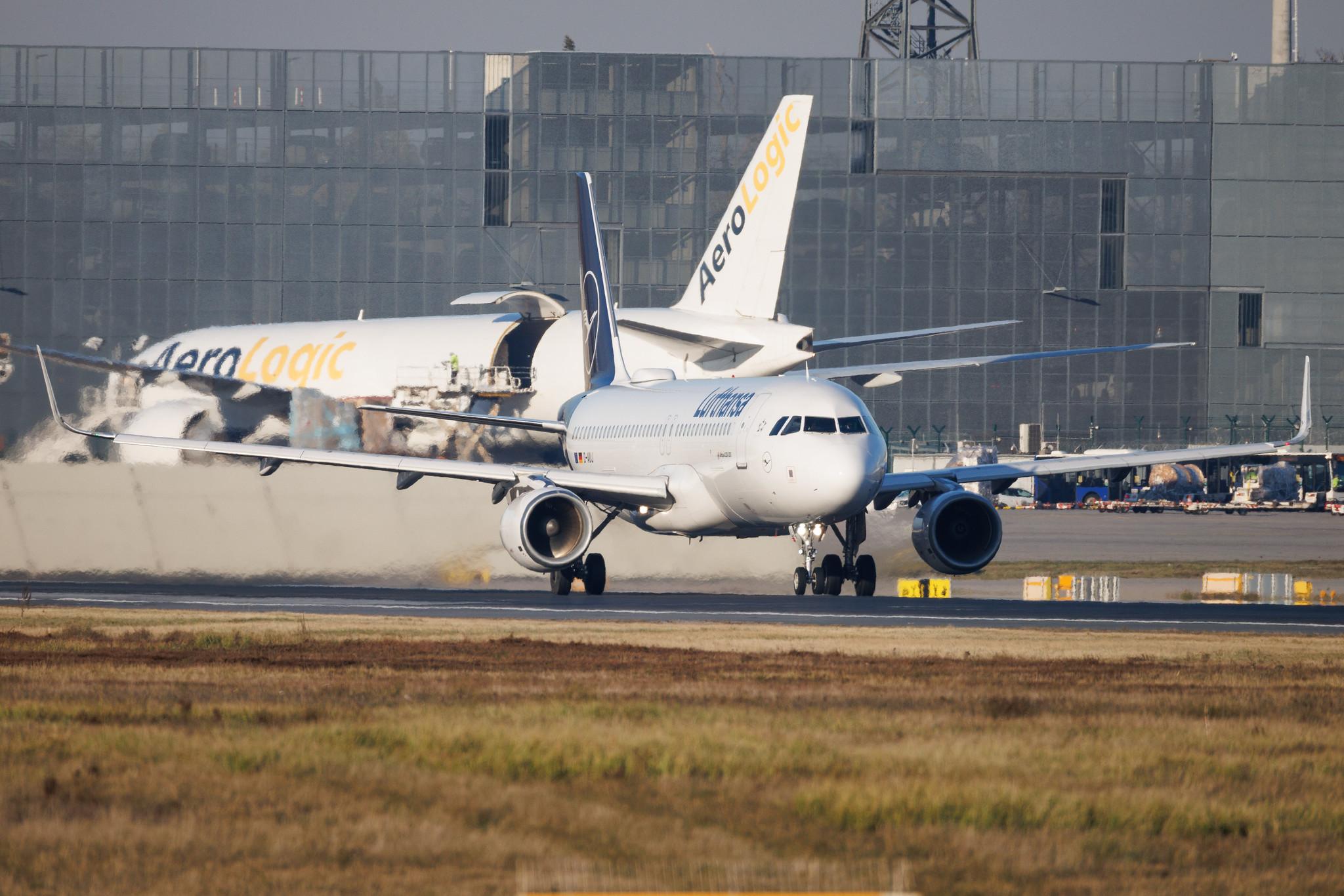 Frankfurt Airport: Lufthansa (LH / DLH) | Airbus A320-214 A320 | D-AIUJ | MSN 6301